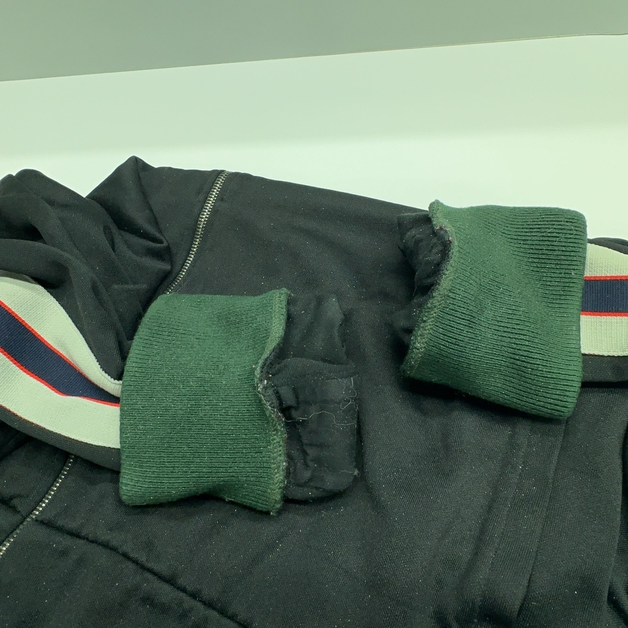 Gucci Gucci Logo Stripe Technical Jersey Track Jacket Size L Size US L / EU 52-54 / 3 - 7 Thumbnail