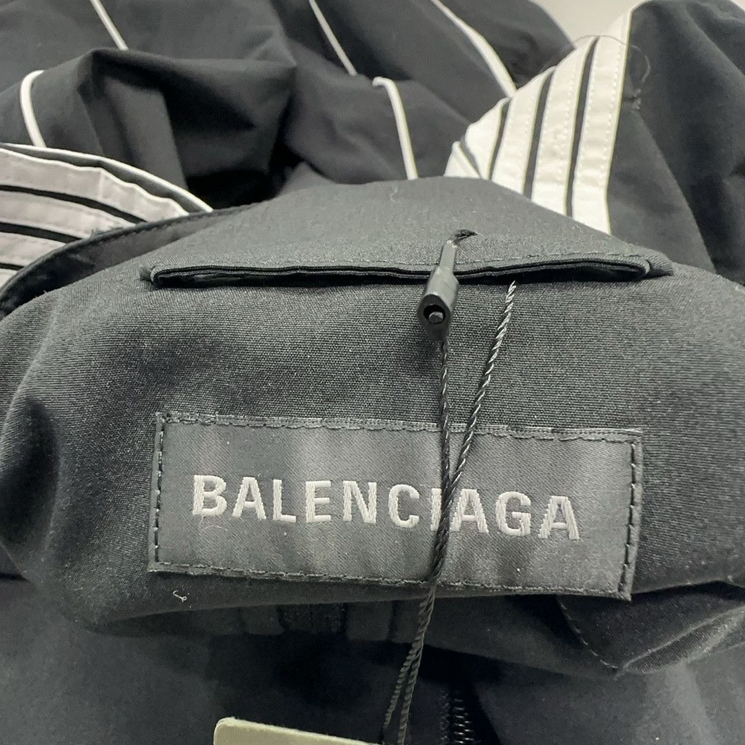 Balenciaga Balenciaga Logo Track Jacket Size S Size US S / EU 44-46 / 1 - 3 Thumbnail