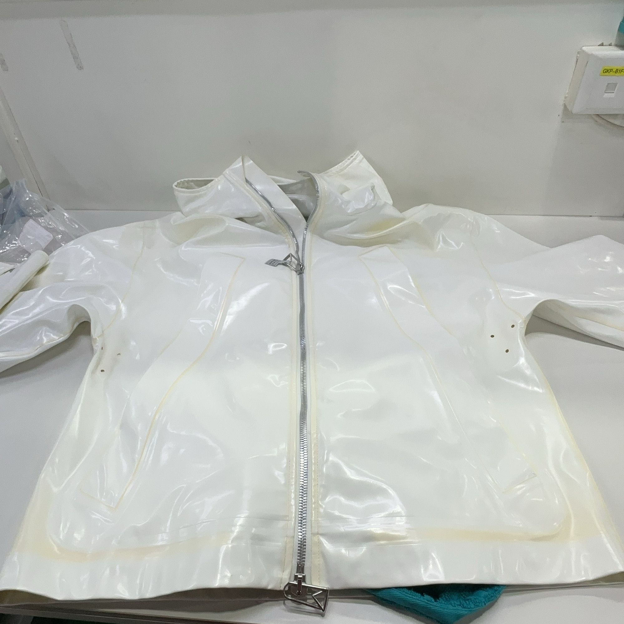 Bottega Veneta Bottega Veneta Salon 02 Rubber Coated Hooded Jacket Size M Size US M / EU 48-50 / 2 - 16 Thumbnail