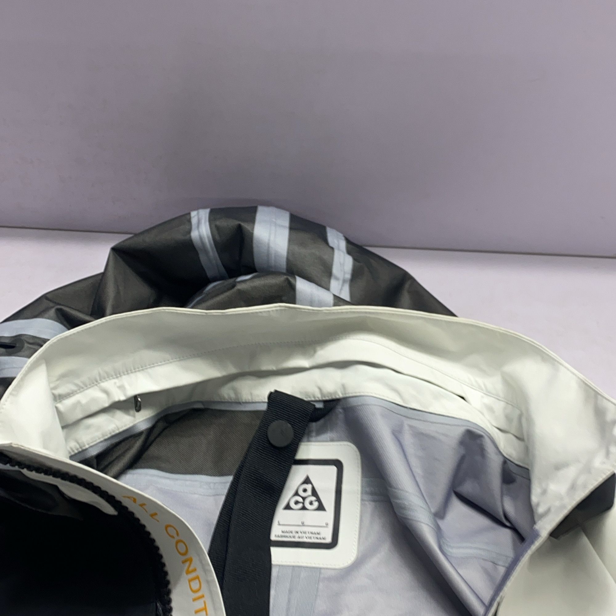 Nike Nike ACG Hooded Jacket Size L Size US L / EU 52-54 / 3 - 9 Thumbnail