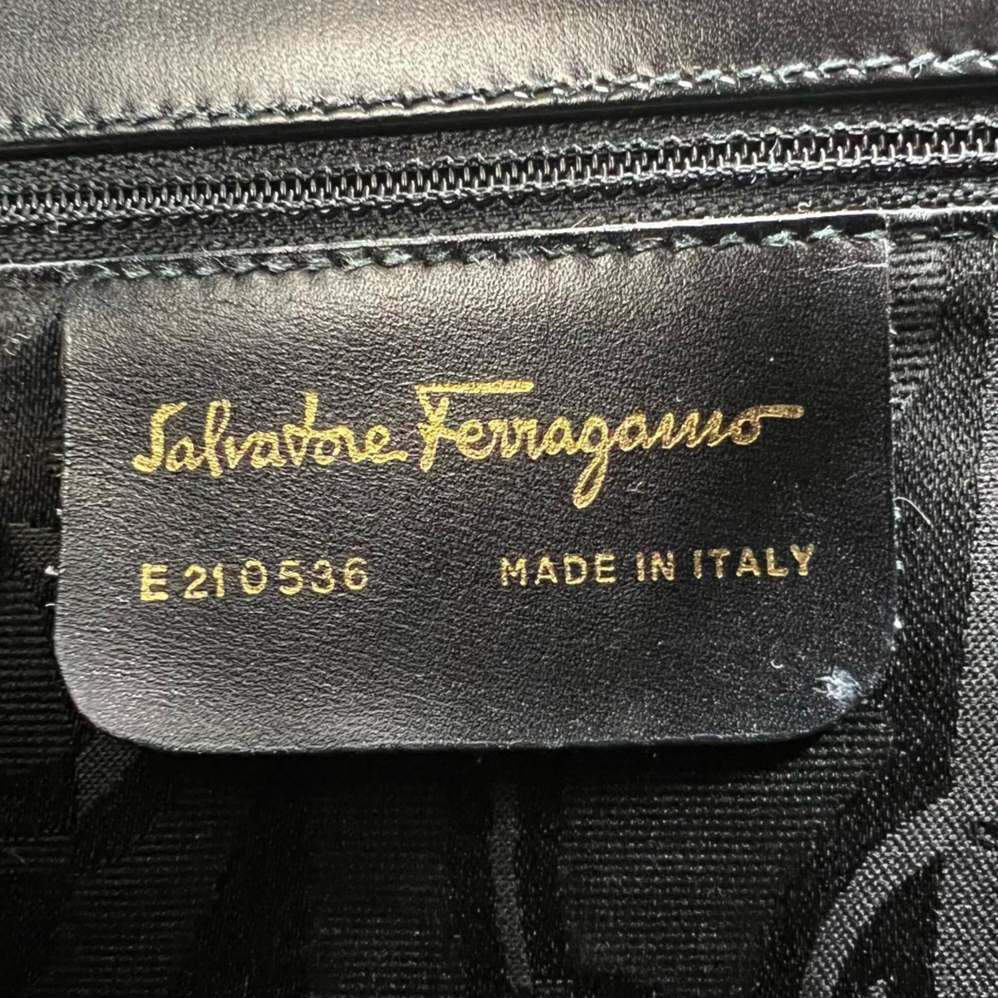 Salvatore Ferragamo Salvatore Ferragamo Compact Gancini Leather Handbag E210536 Black Size ONE SIZE - 21 Thumbnail