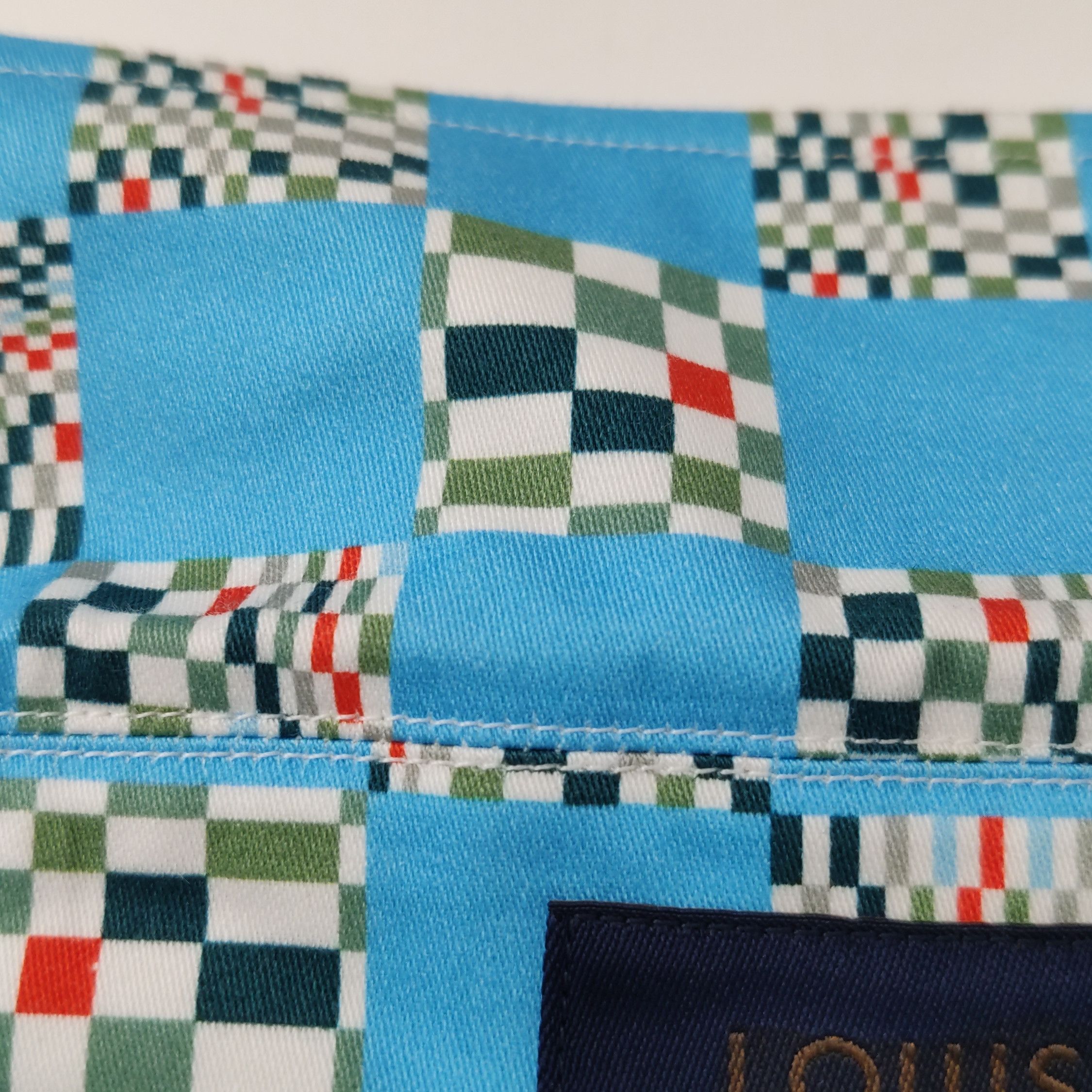 Louis Vuitton Louis Vuitton Men m Button Ups Size US M / EU 48-50 / 2 - 9 Thumbnail