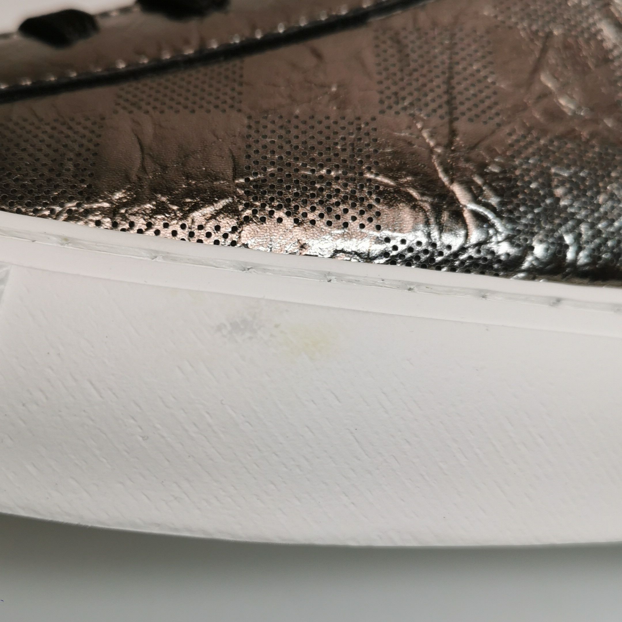 Louis Vuitton Louis Vuitton Men 6 Lowtop Sneakers Size US 6 / EU 39 - 7 Thumbnail