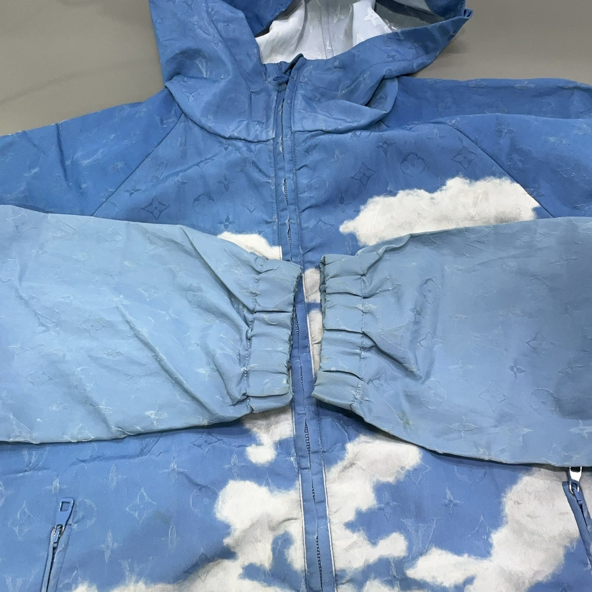 Louis Vuitton Louis Vuitton Monogram Clouds Windbreaker Size M Size US M / EU 48-50 / 2 - 9 Thumbnail