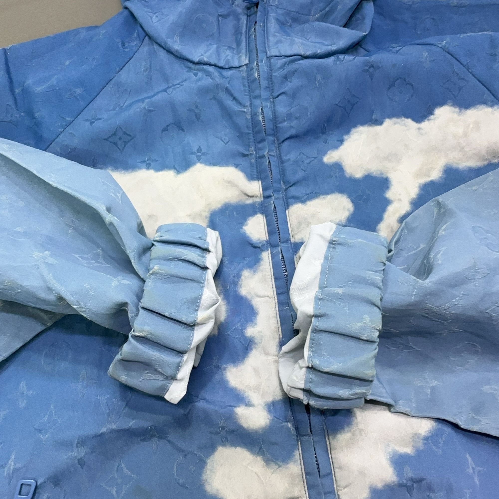 Louis Vuitton Louis Vuitton Monogram Clouds Windbreaker Size M Size US M / EU 48-50 / 2 - 10 Thumbnail