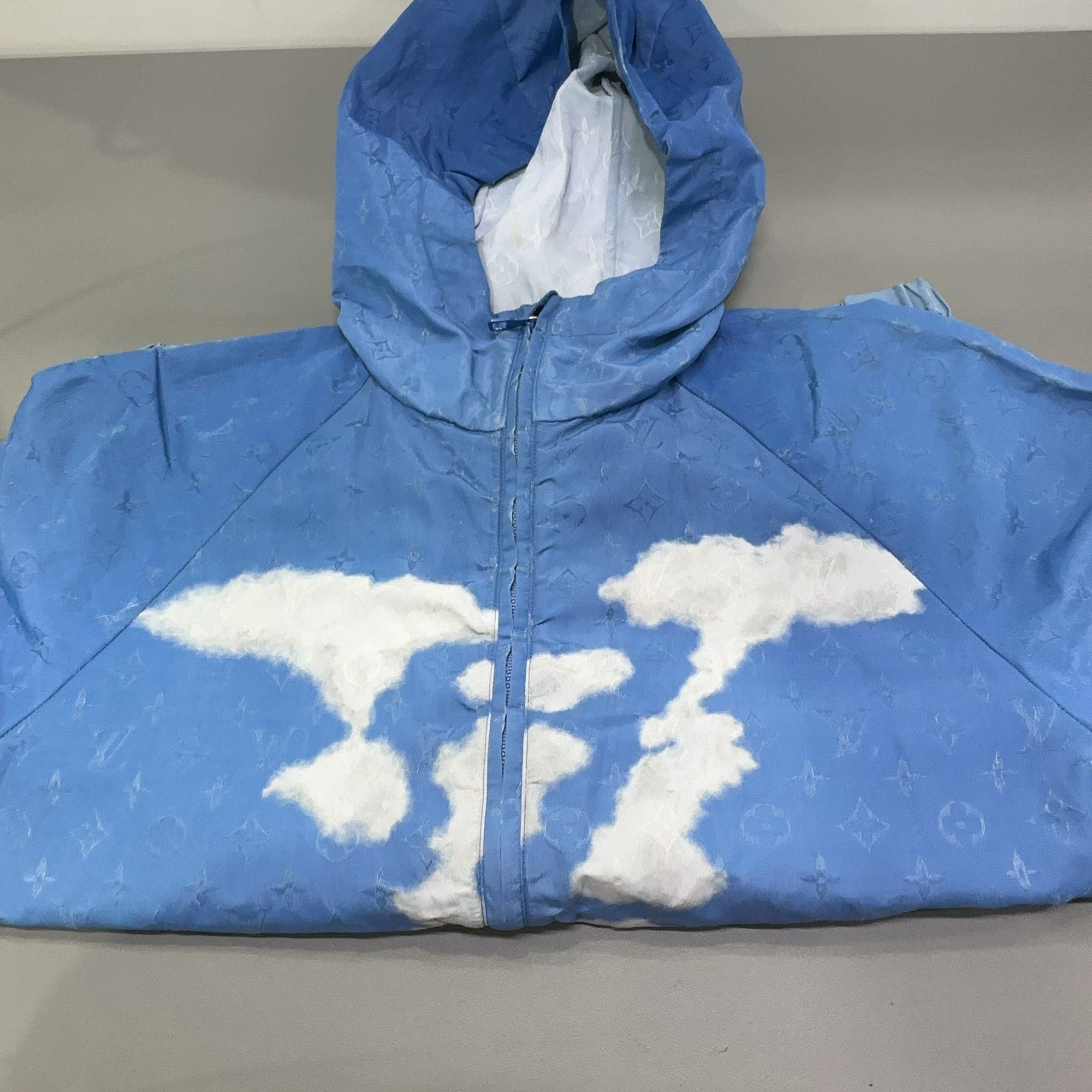 Louis Vuitton Louis Vuitton Monogram Clouds Windbreaker Size M Size US M / EU 48-50 / 2 - 11 Thumbnail