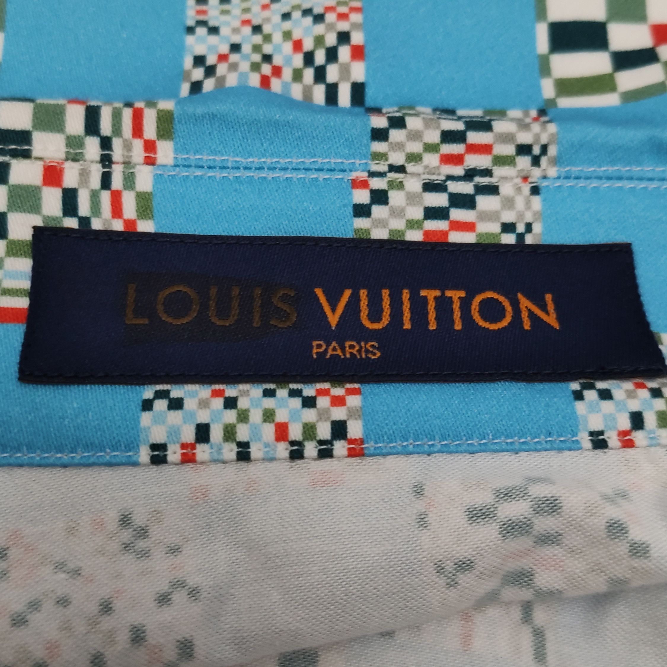 Louis Vuitton Louis Vuitton Men l Button Ups Size US L / EU 52-54 / 3 - 5 Thumbnail