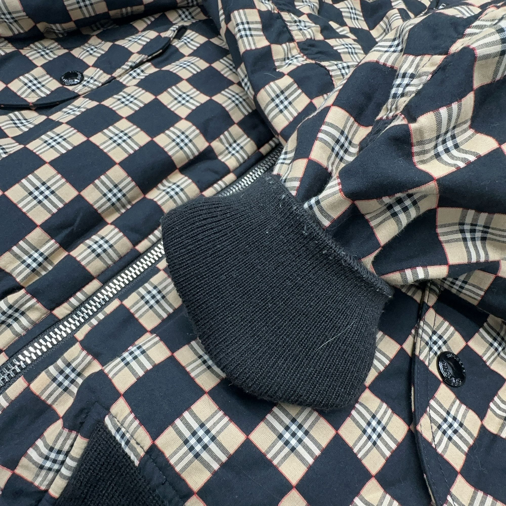 Burberry Burberry Check Bomber Jacket Size S Size US S / EU 44-46 / 1 - 12 Thumbnail