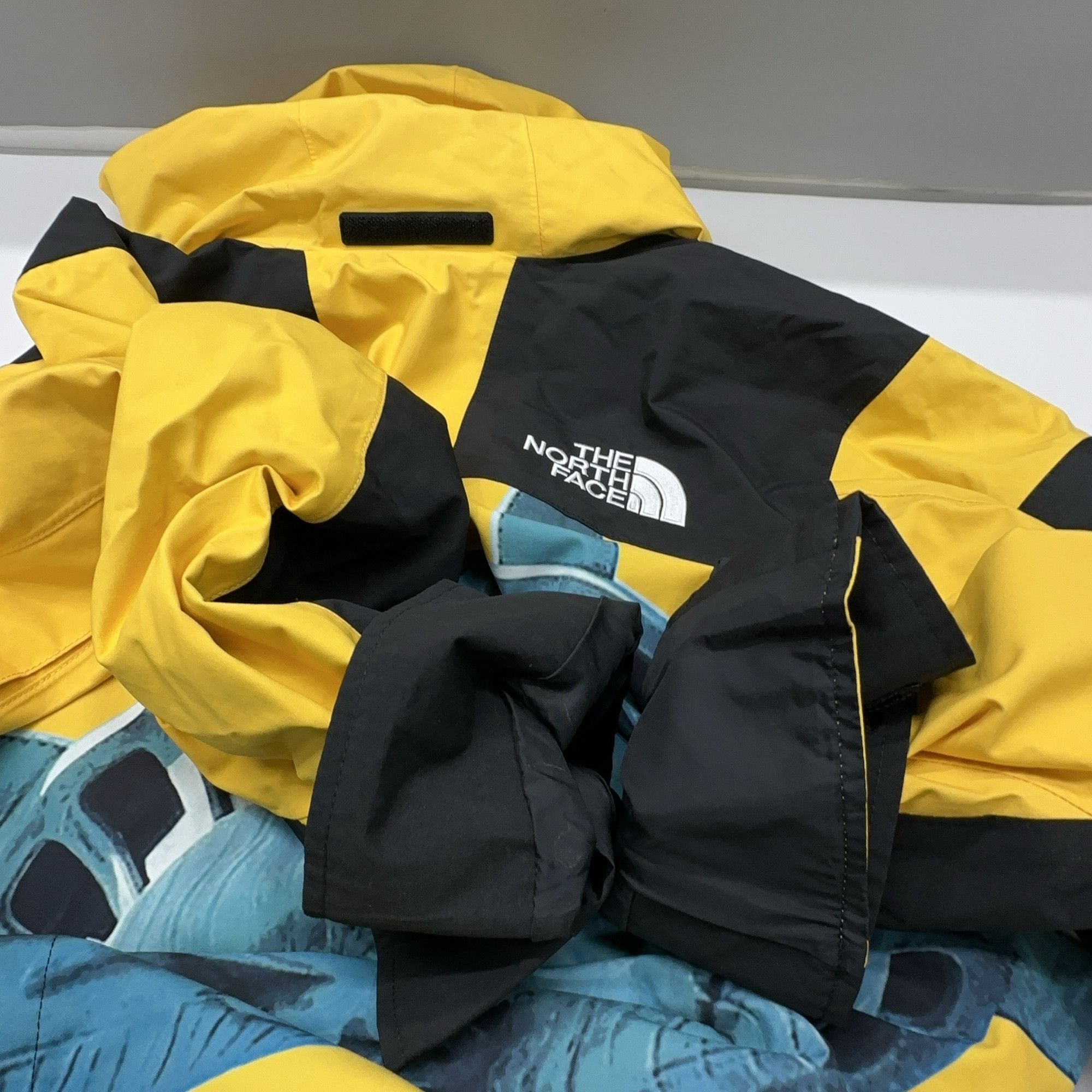 Supreme Supreme x The North Face Statue of Liberty Jacket Size L Size US L / EU 52-54 / 3 - 7 Thumbnail