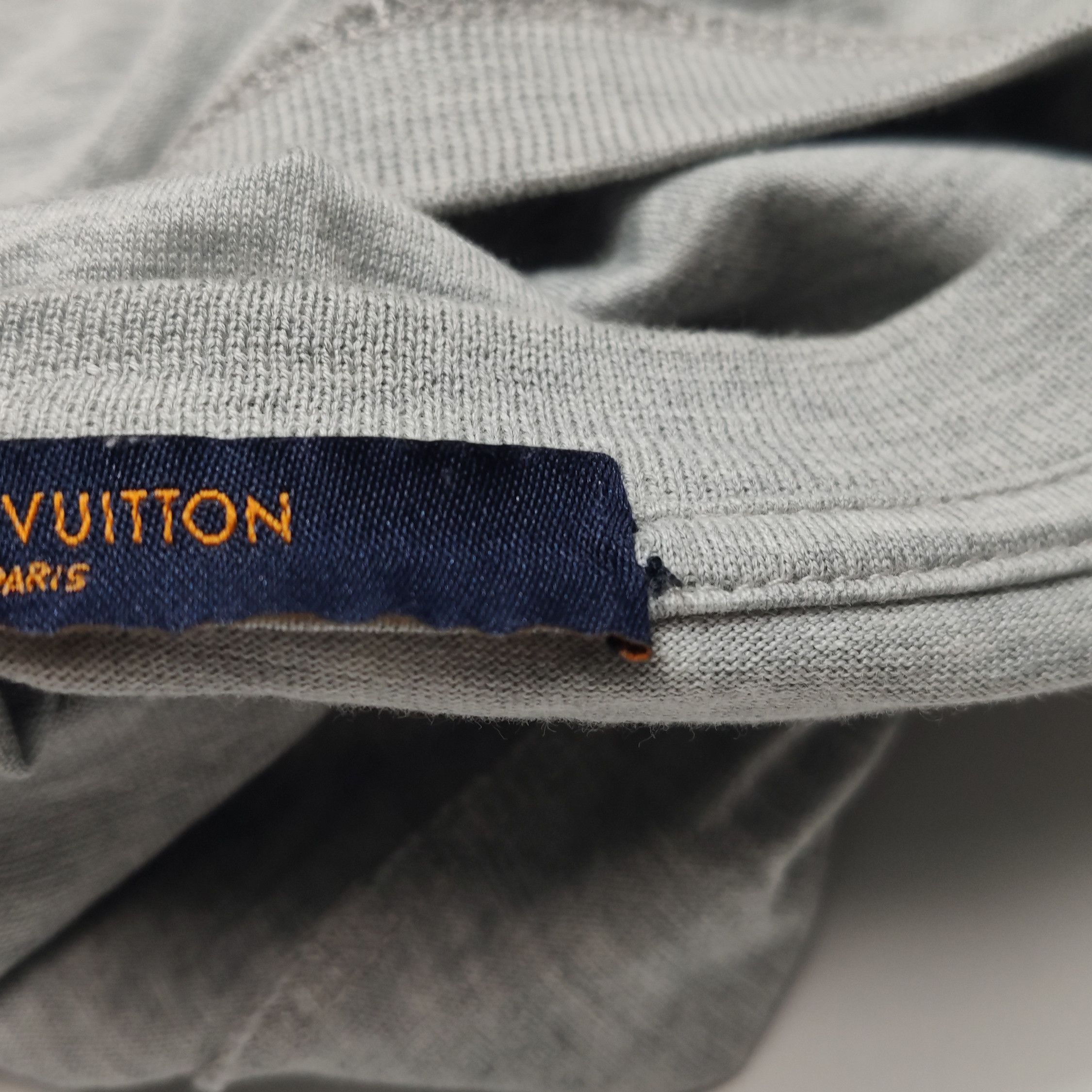 Louis Vuitton Louis Vuitton Men s Short Sleeve Shirts Size US S / EU 44-46 / 1 - 9 Thumbnail