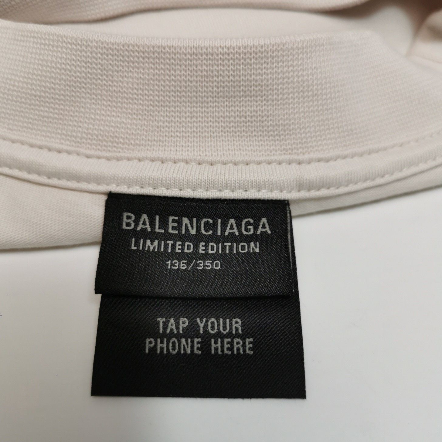 Balenciaga Balenciaga Men s Short Sleeve Shirts Size US S / EU 44-46 / 1 - 4 Thumbnail
