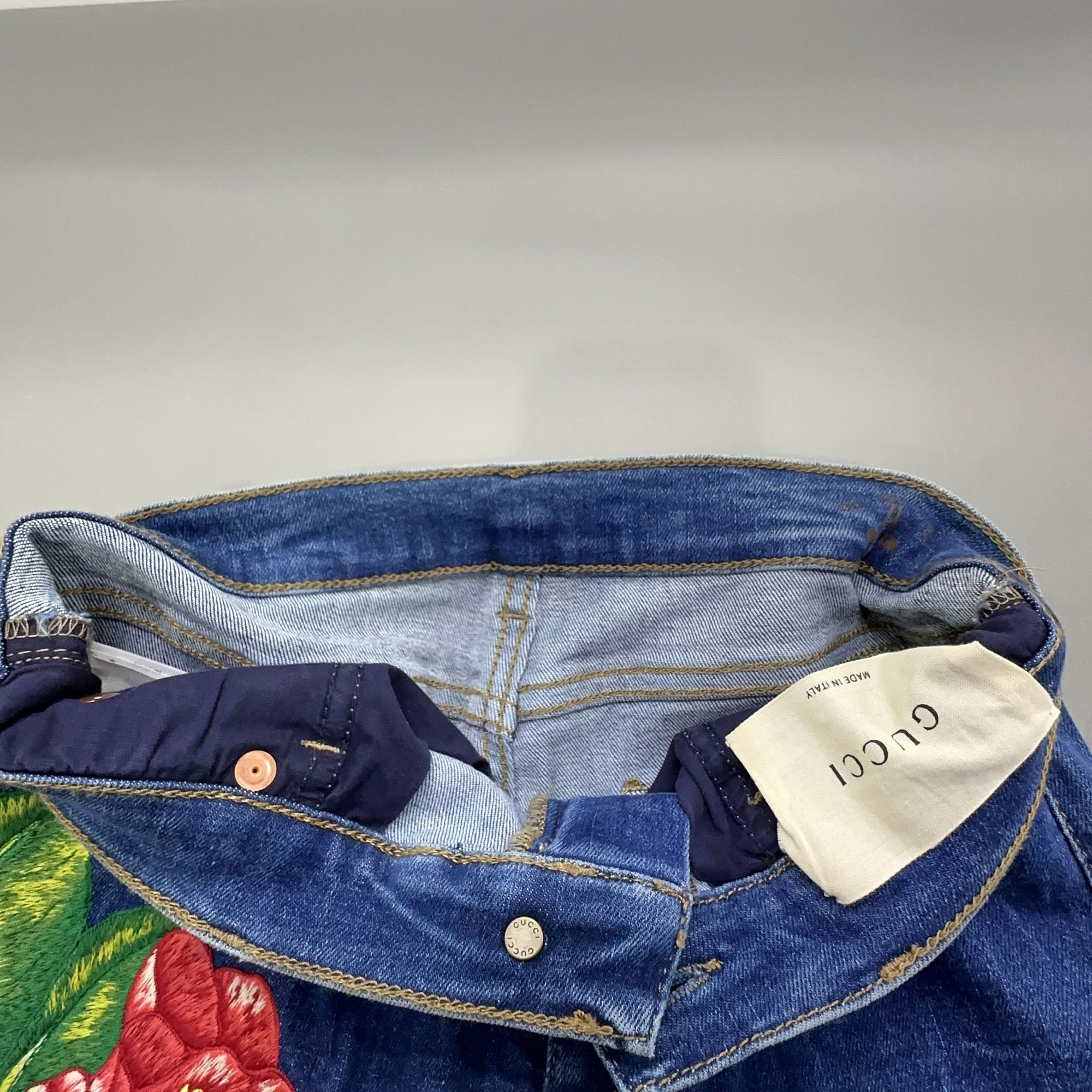 Gucci Gucci Floral Embroidered Jeans Size 24 Size 24" / US 00 / IT 34 - 5 Thumbnail