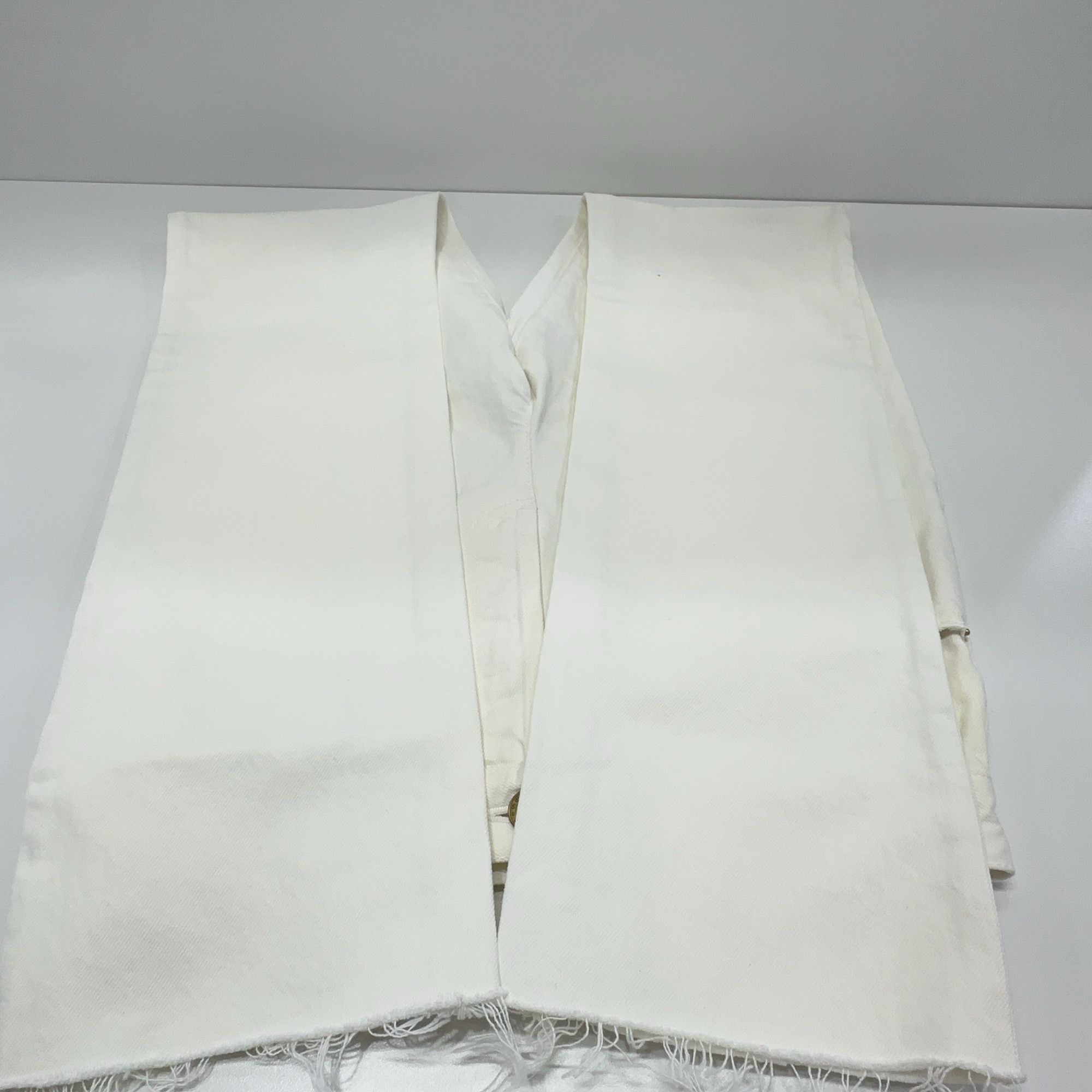 Gucci Gucci White Frayed Hem Denim Jeans Size 30 Size US 30 / EU 46 - 13 Thumbnail
