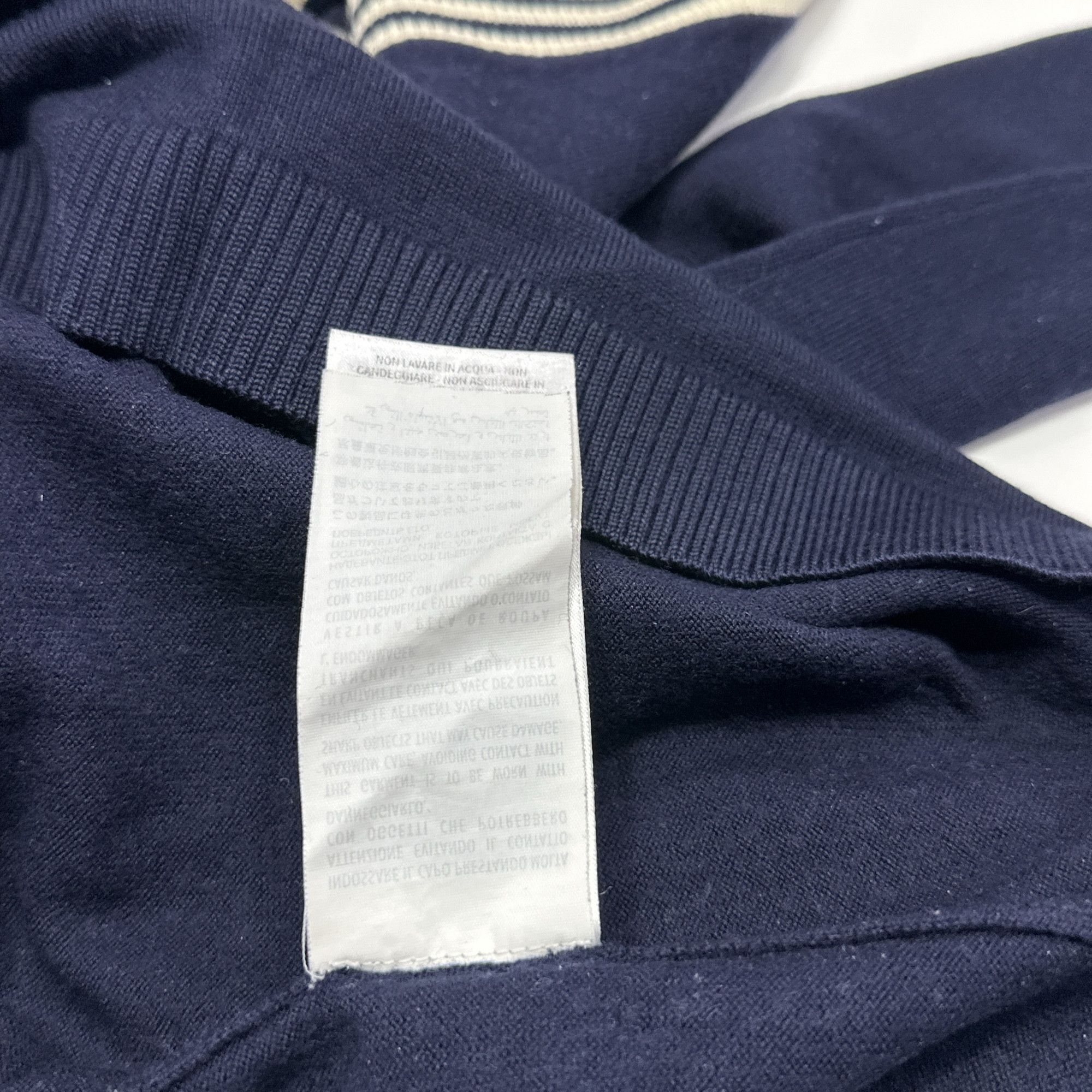 Gucci Gucci Bee V-Neck Knit Sweater Size L Size US L / EU 52-54 / 3 - 9 Thumbnail