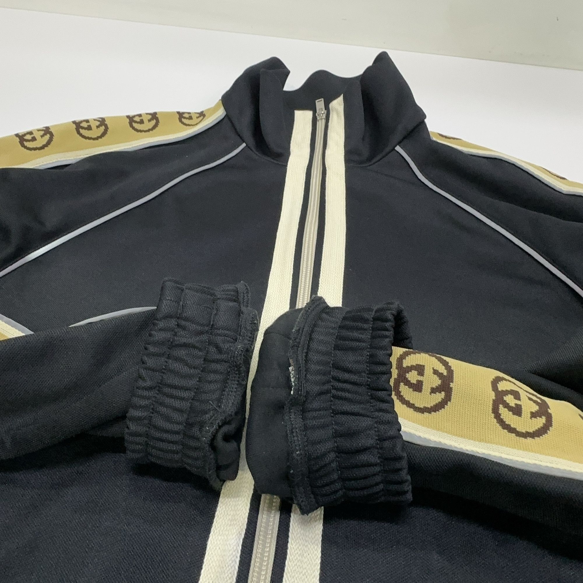 Gucci Gucci Logo Stripe Track Jacket Size S Size US S / EU 44-46 / 1 - 10 Thumbnail
