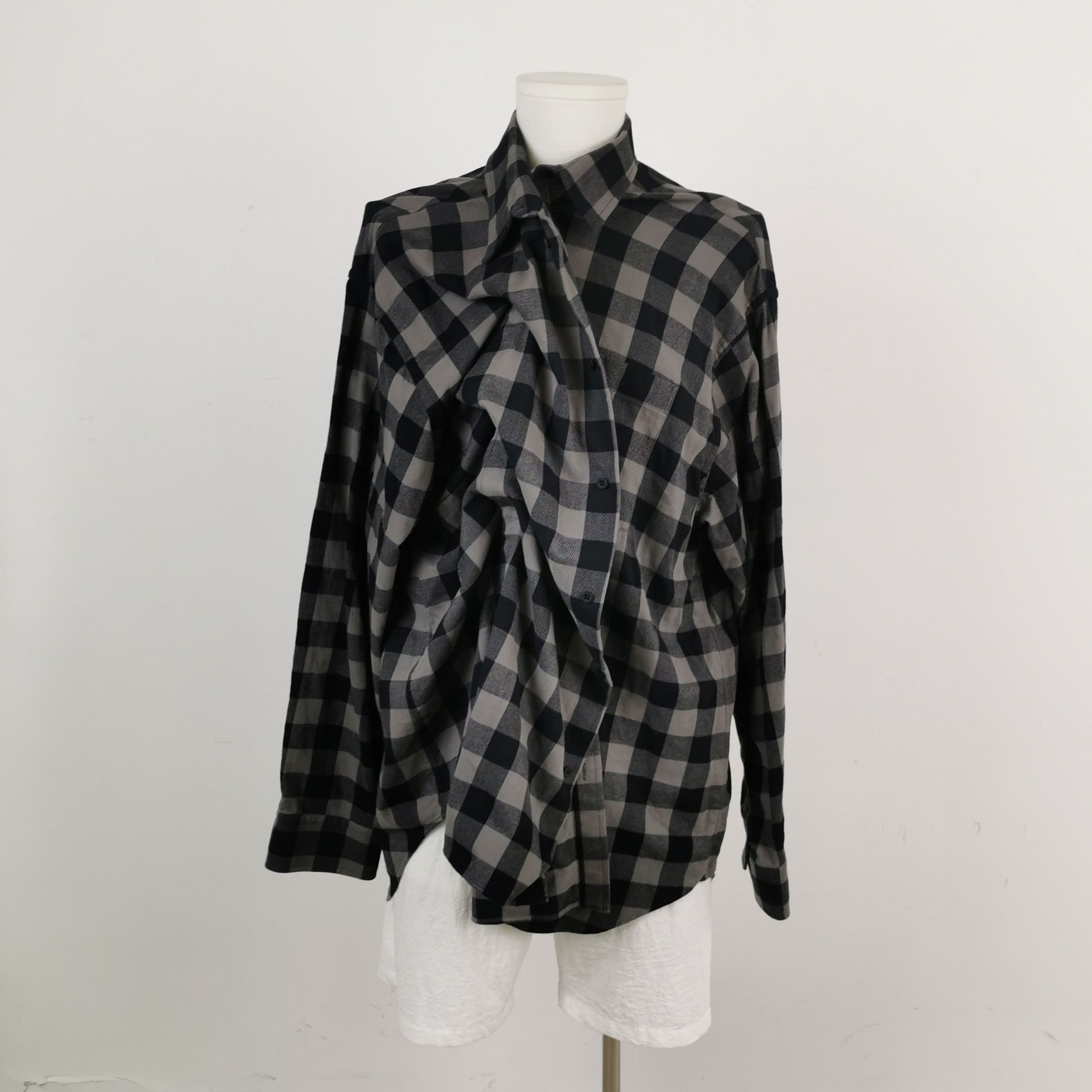 Balenciaga Balenciaga Men xs Button Ups Size US XS / EU 42 / 0 - 3 Thumbnail