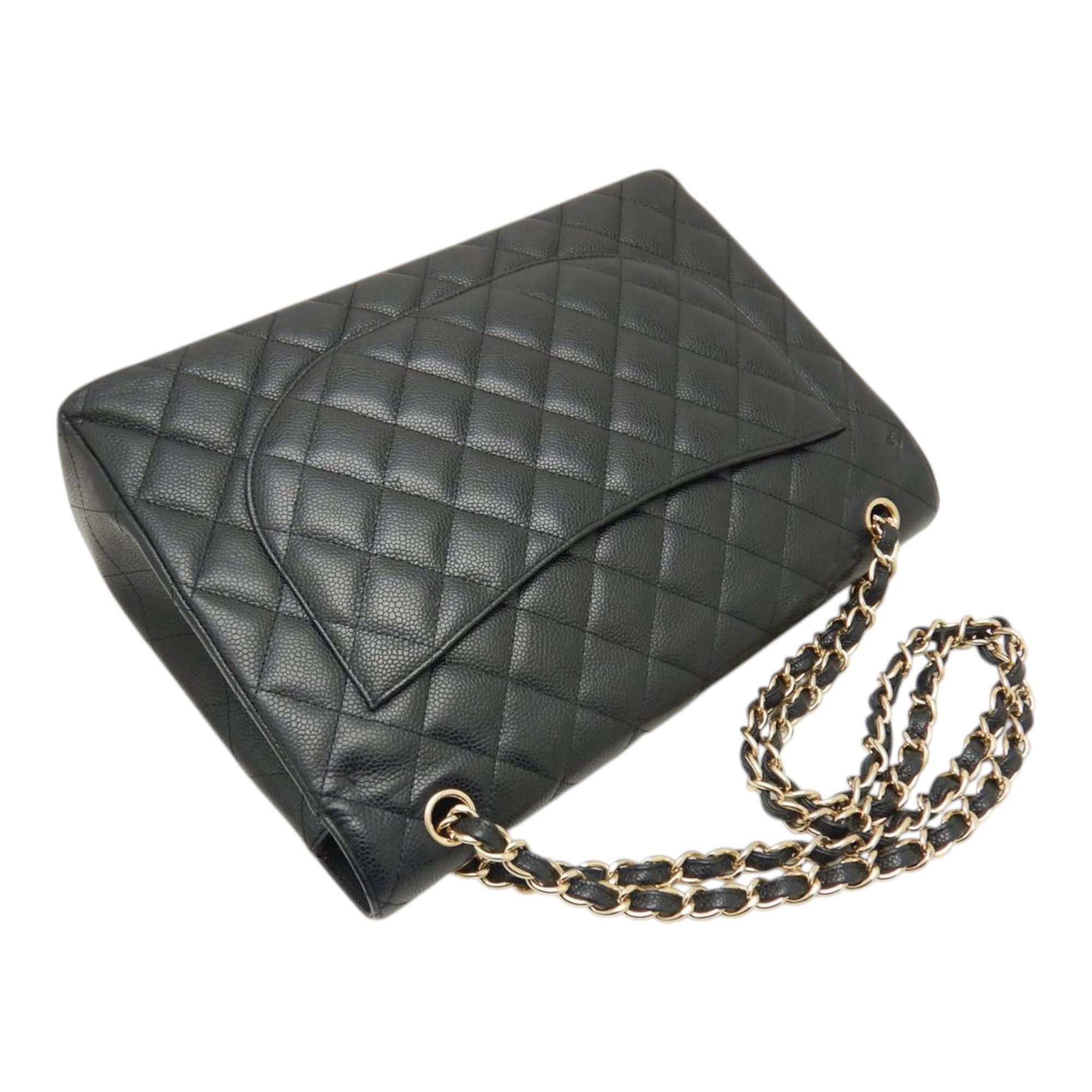 Chanel Maxi Classic Caviar Double Flap Size ONE SIZE - 17 Thumbnail