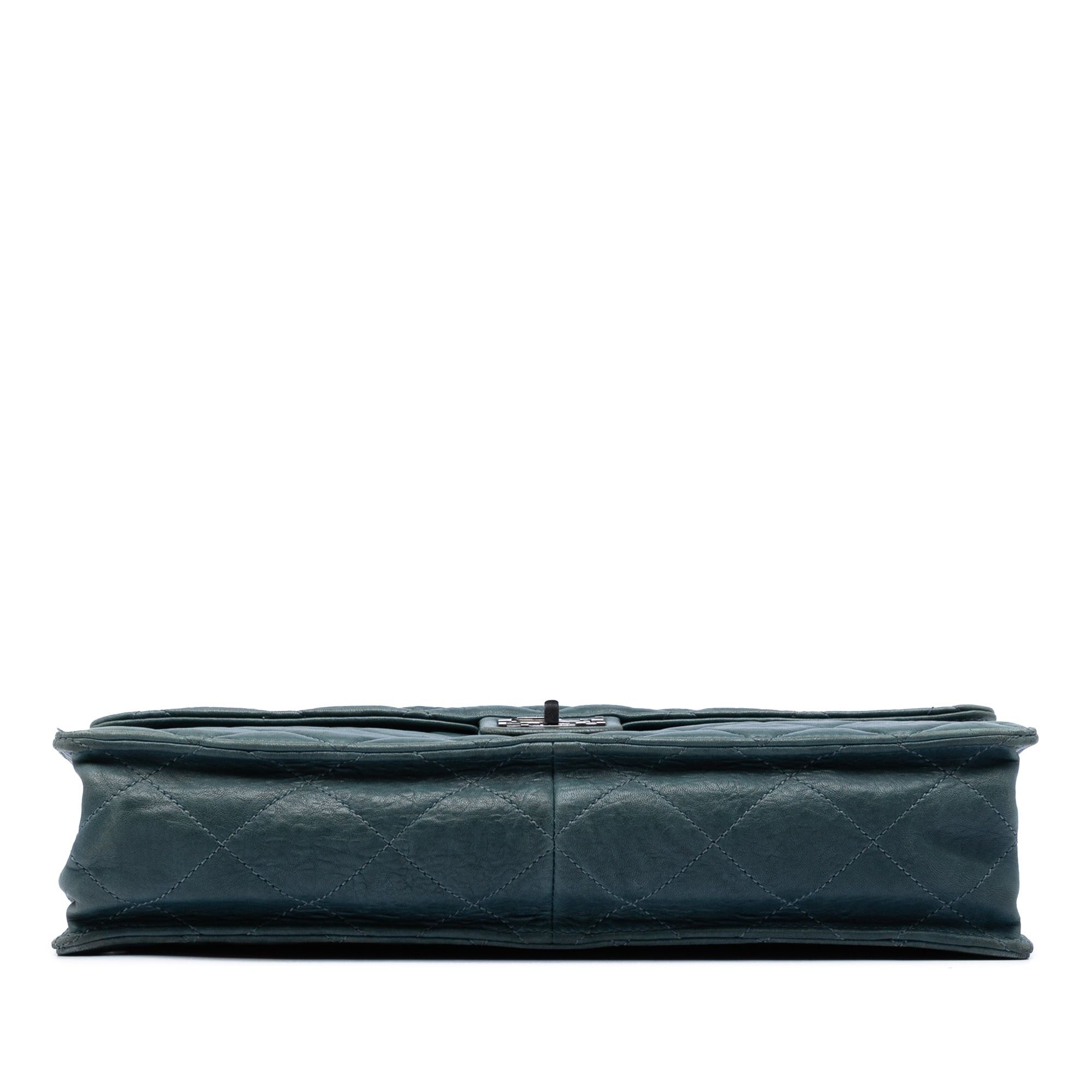 Chanel Paris Byzance Maxi Washed Lambskin Take Away Flap Size ONE SIZE - 3 Thumbnail