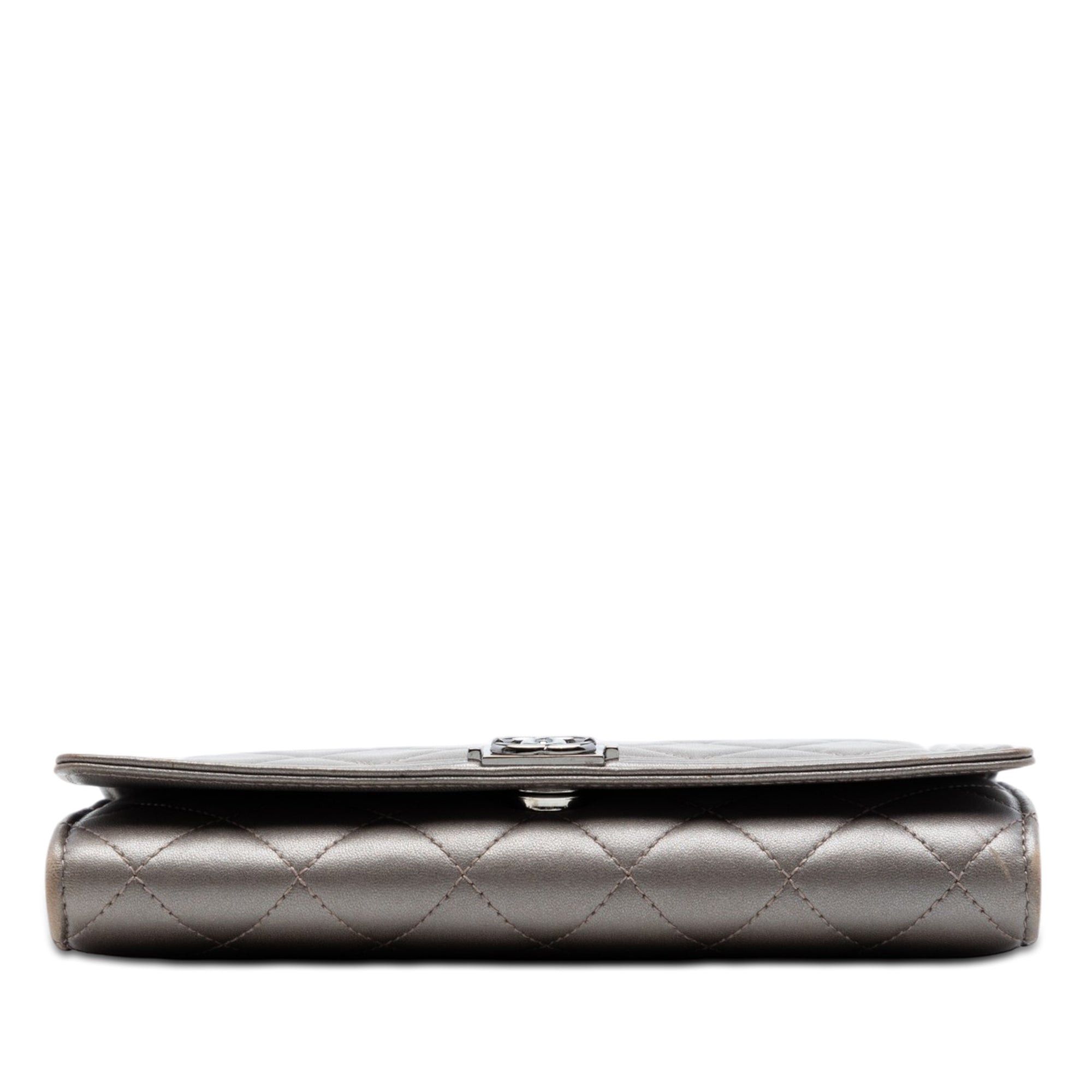 Chanel Quilted Metallic Lambskin Boy Clutch On Chain Size ONE SIZE - 3 Thumbnail