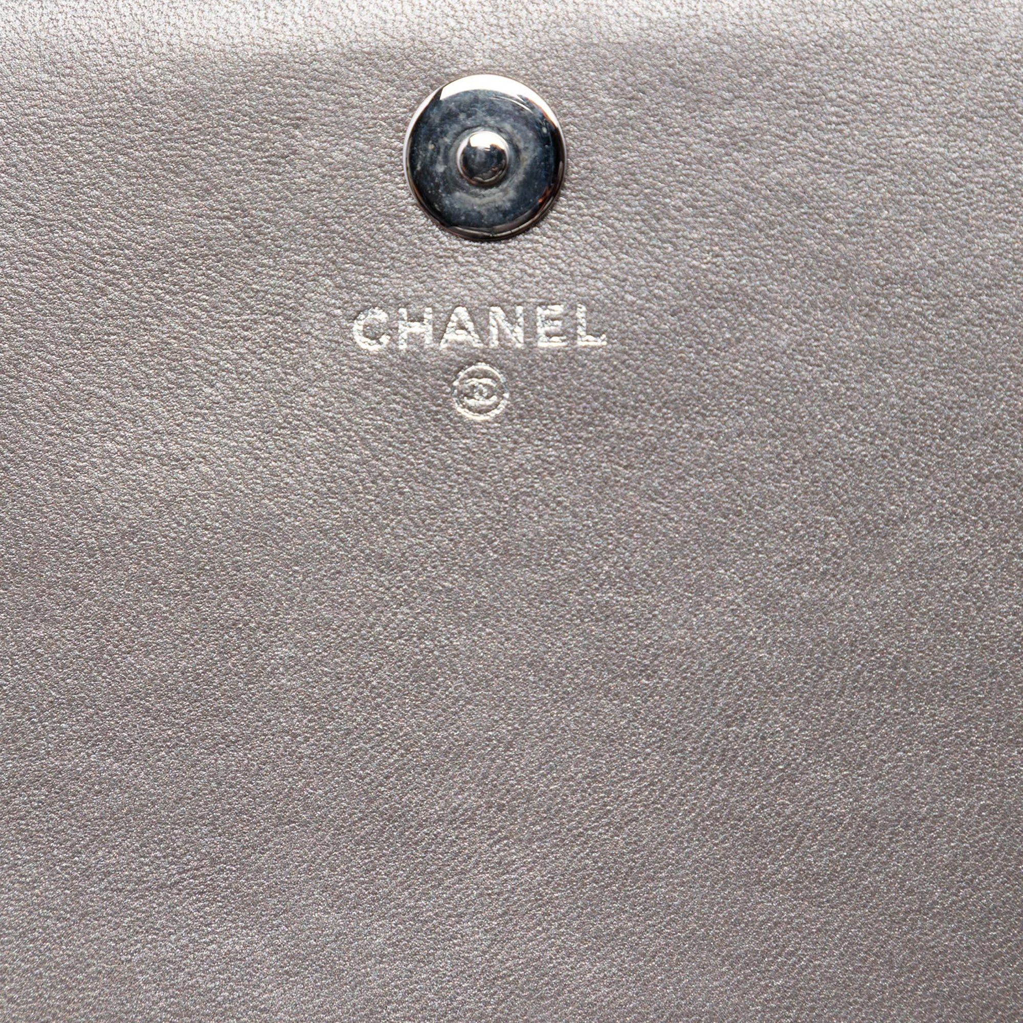 Chanel Quilted Metallic Lambskin Boy Clutch On Chain Size ONE SIZE - 5 Thumbnail