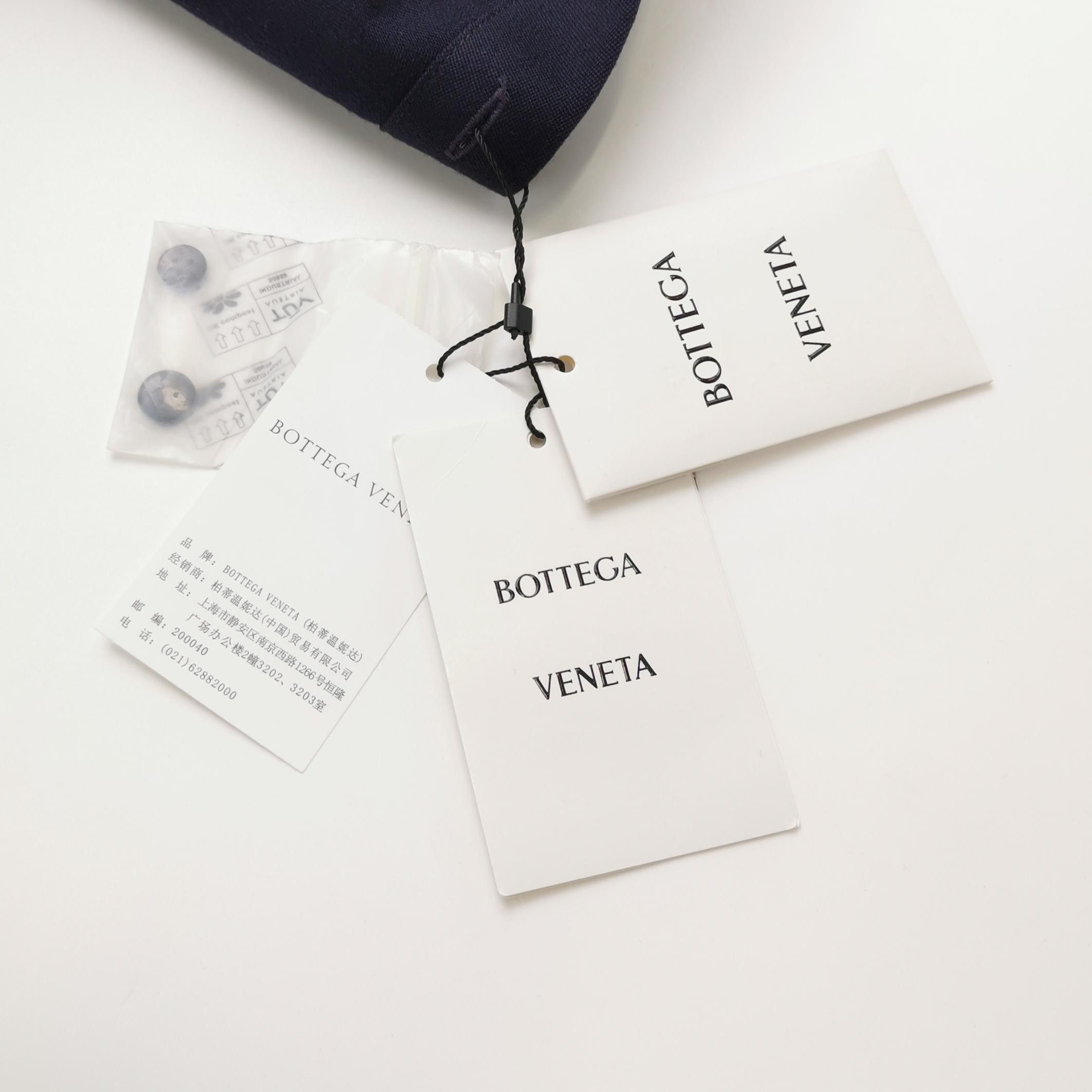 Bottega Veneta Bottega Veneta Men l Button Ups Size US L / EU 52-54 / 3 - 4 Thumbnail