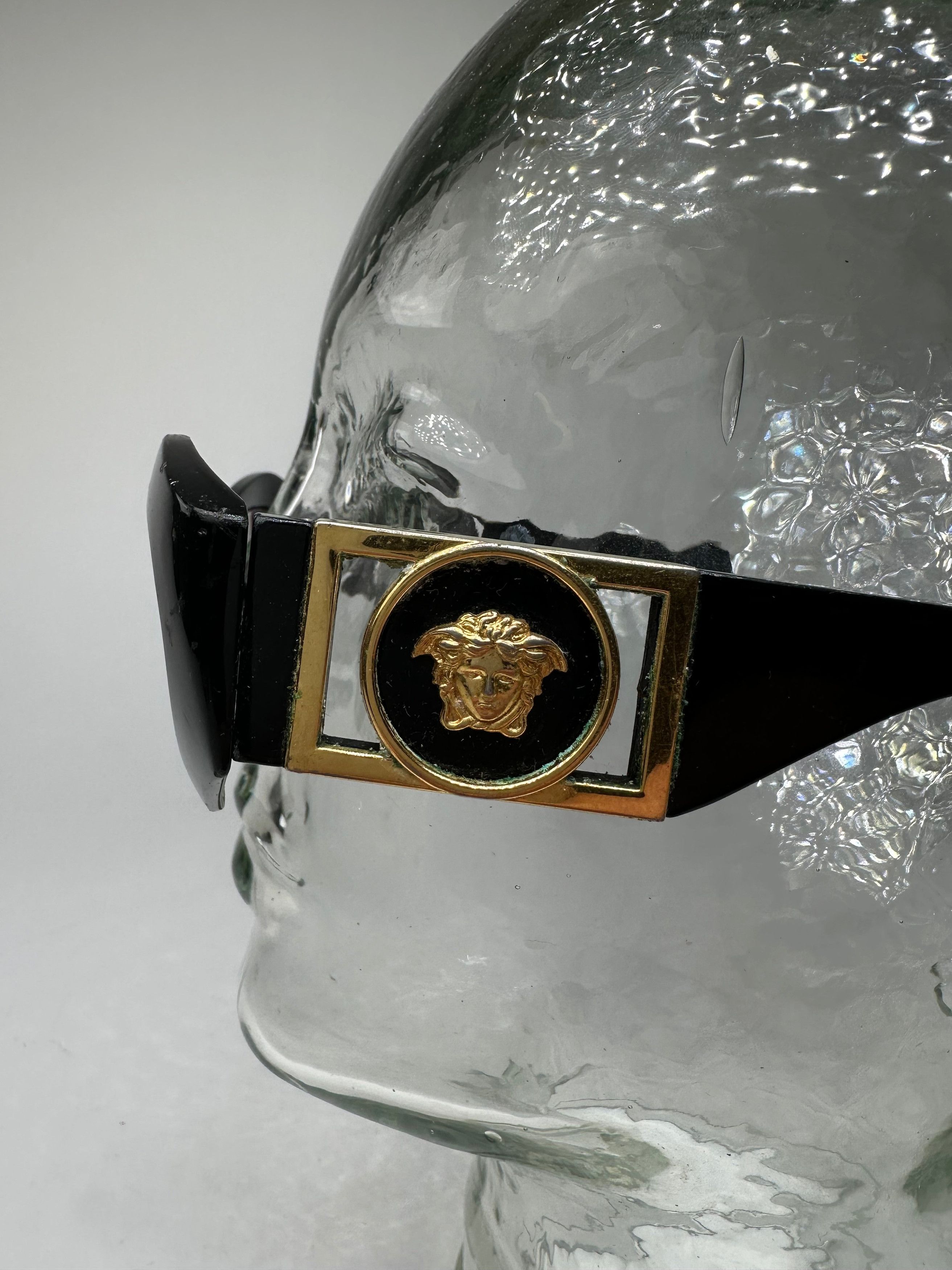 Versace Vintage Gianni Sunglasses Black Acetate Gold Medusa Size ONE SIZE - 12 Thumbnail