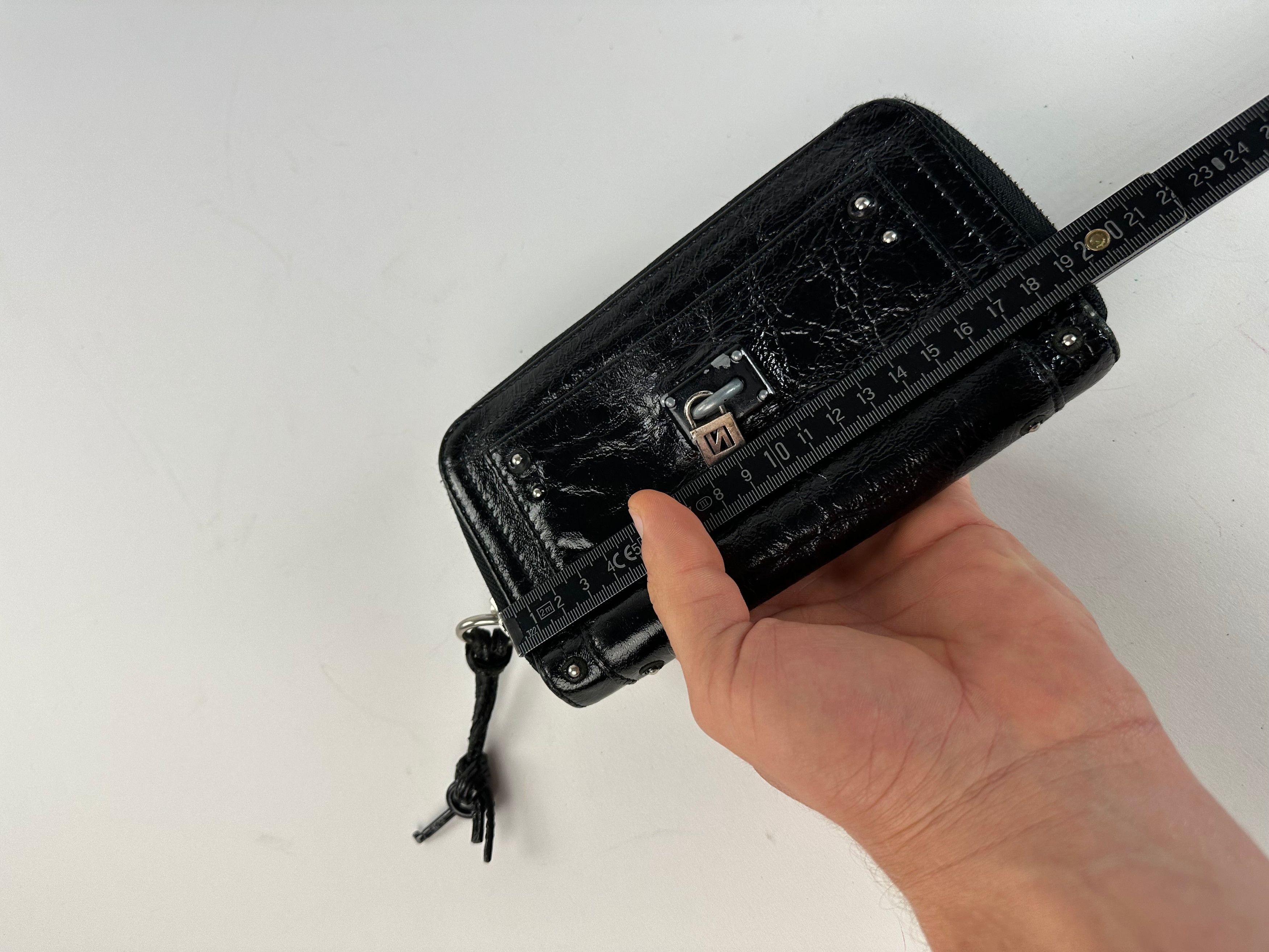 Chloe Vintage Patent Leather Zip-Around Continental Wallet Black Size ONE SIZE - 8 Thumbnail