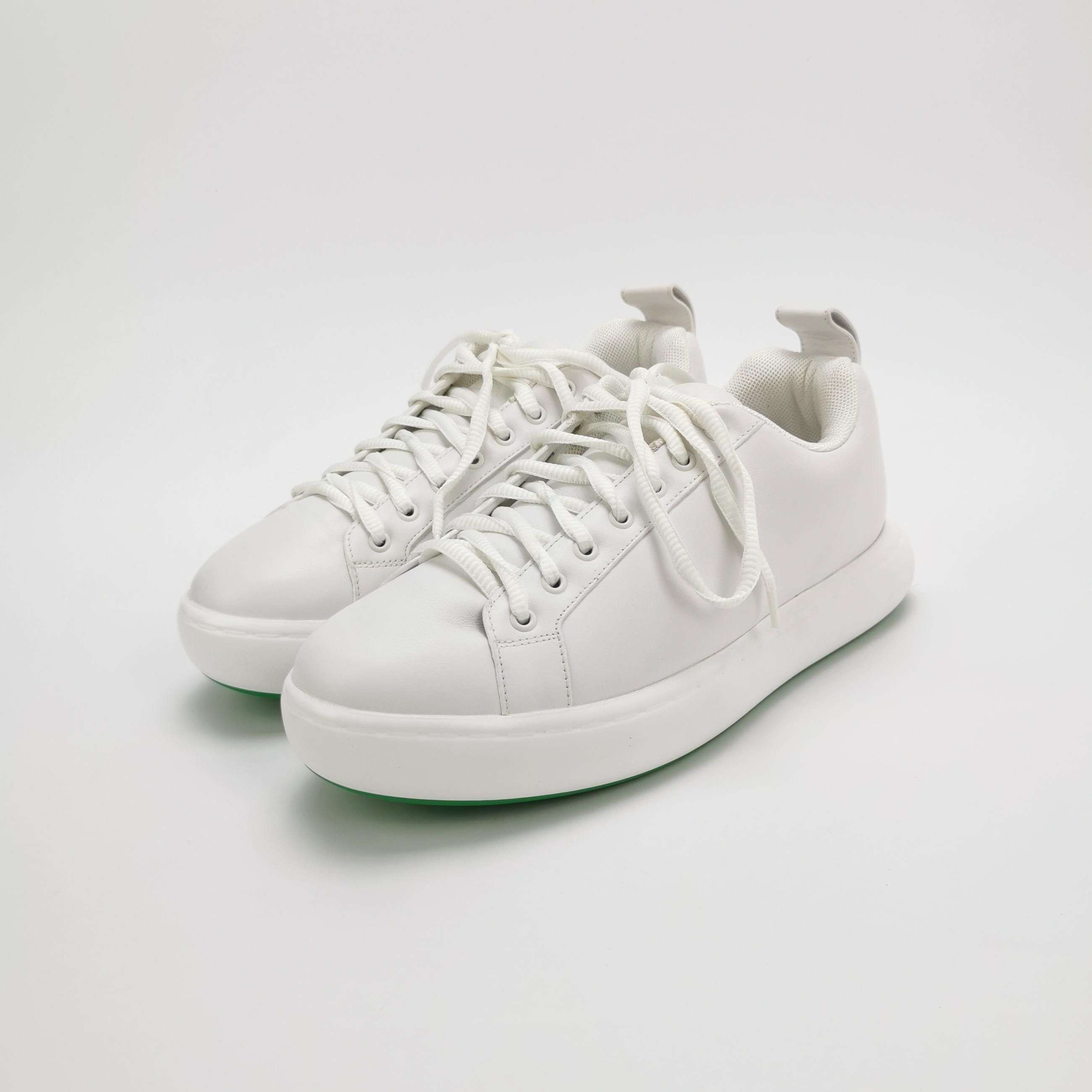 Bottega Veneta Bottega Veneta Men 10 Lowtop Sneakers Size US 10 / EU 43 - 2 Thumbnail