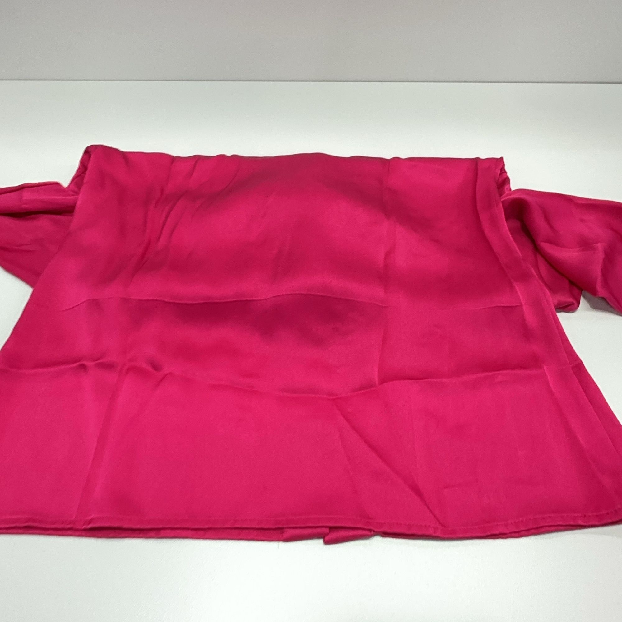 Gucci Gucci Silk Bow Button Up Shirt Size 40 Size S / US 4 / IT 40 - 16 Thumbnail