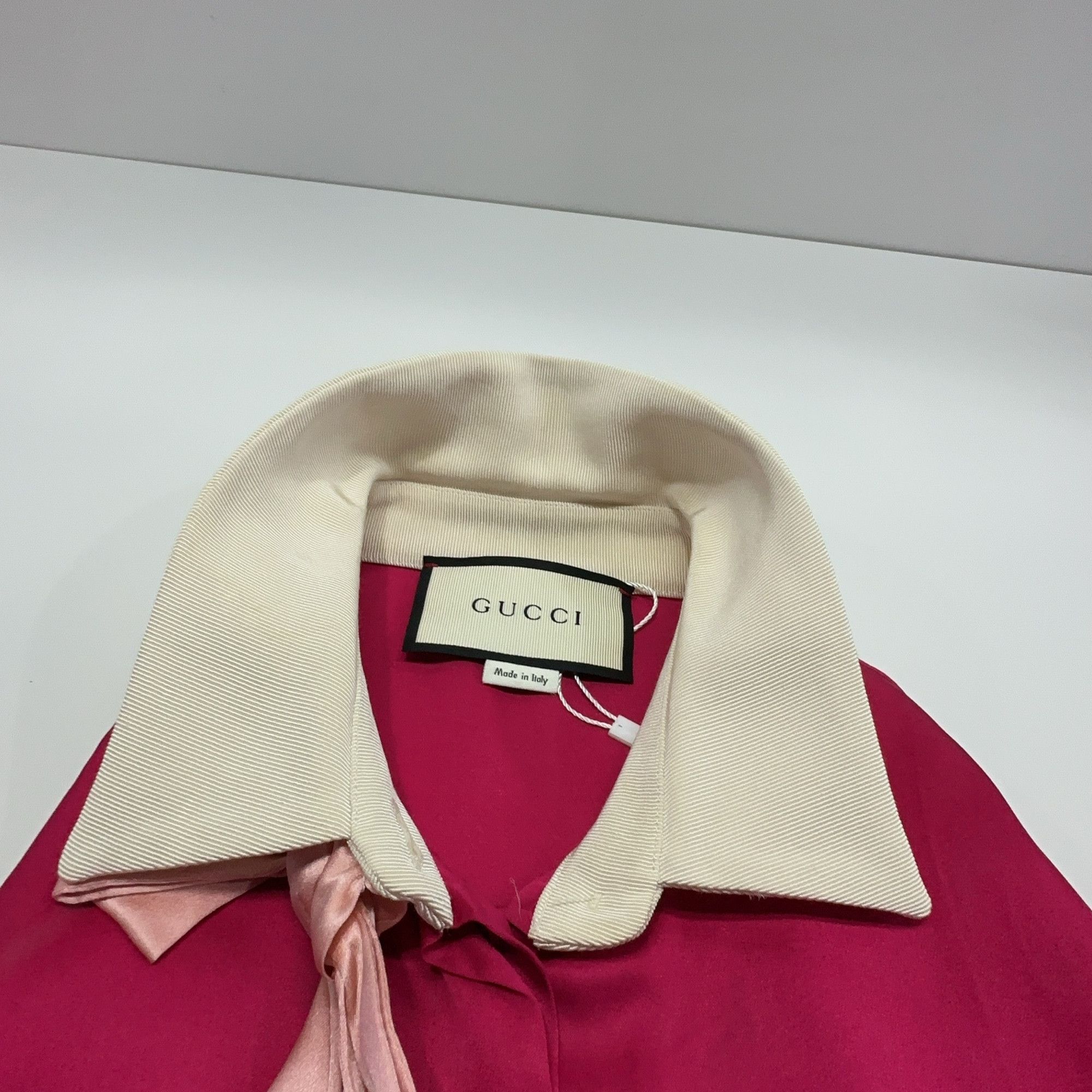 Gucci Gucci Silk Bow Button Up Shirt Size 40 Size S / US 4 / IT 40 - 8 Thumbnail