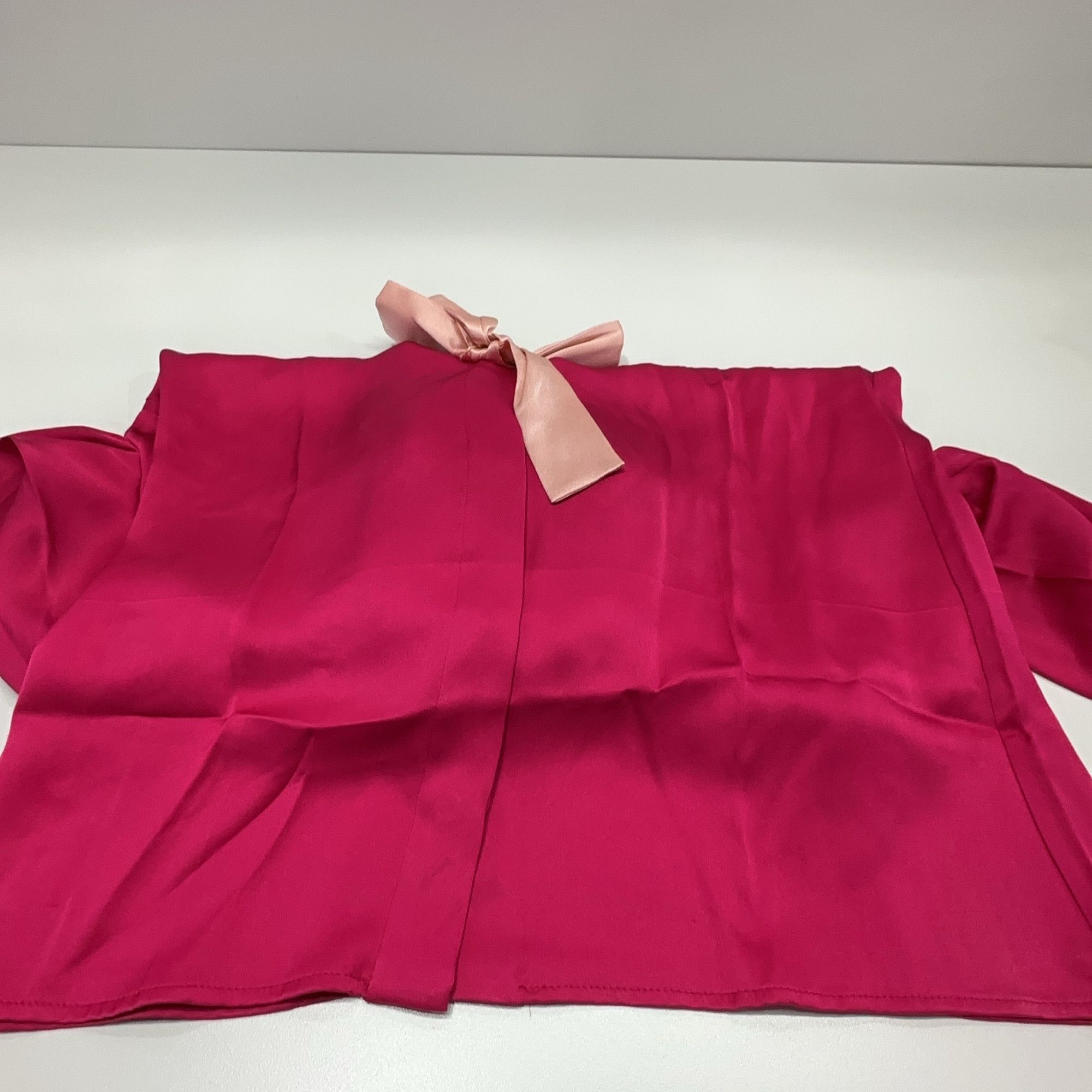 Gucci Gucci Silk Bow Button Up Shirt Size 40 Size S / US 4 / IT 40 - 10 Thumbnail