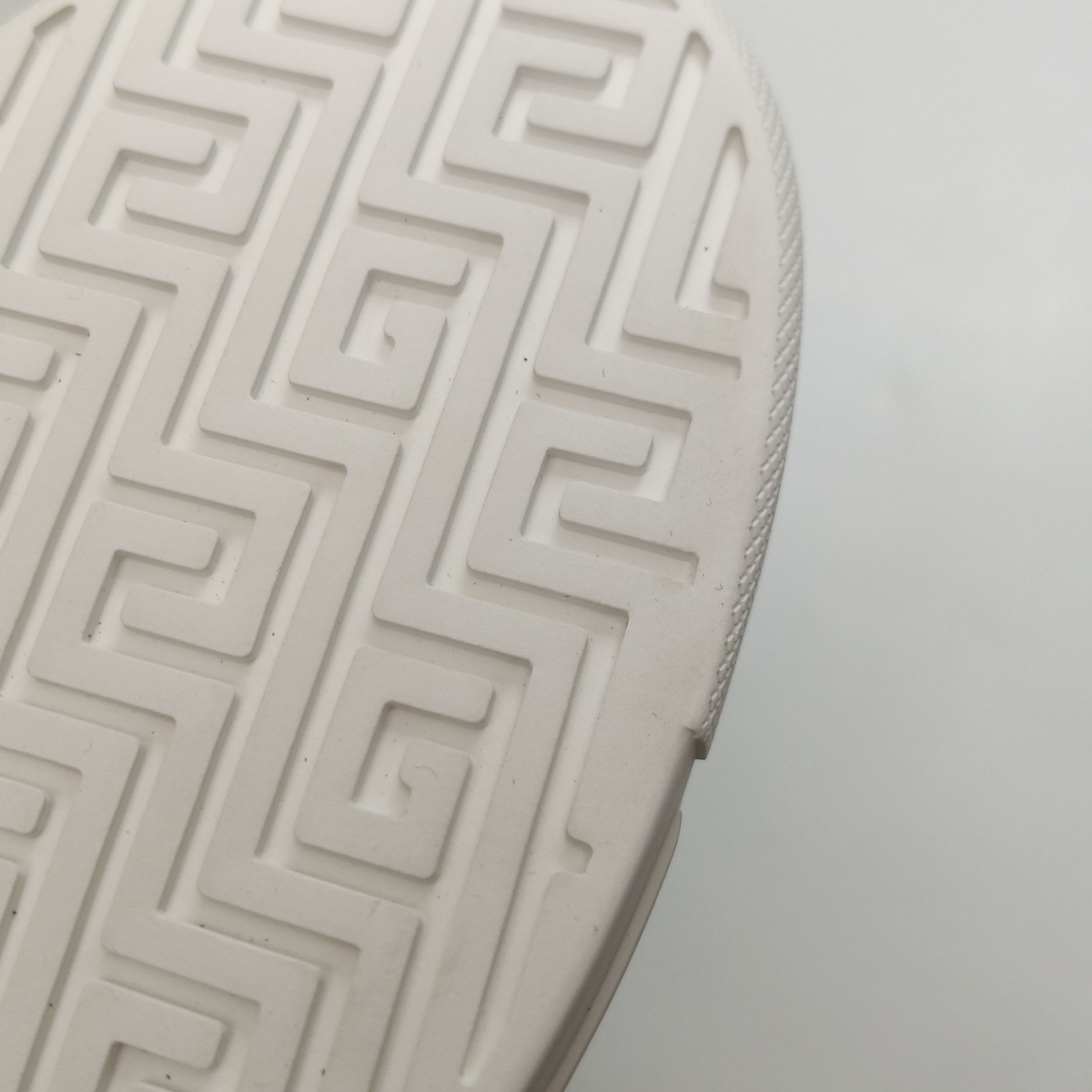 Gucci Gucci Men 7 Lowtop Sneakers Size US 7 / EU 40 - 8 Thumbnail
