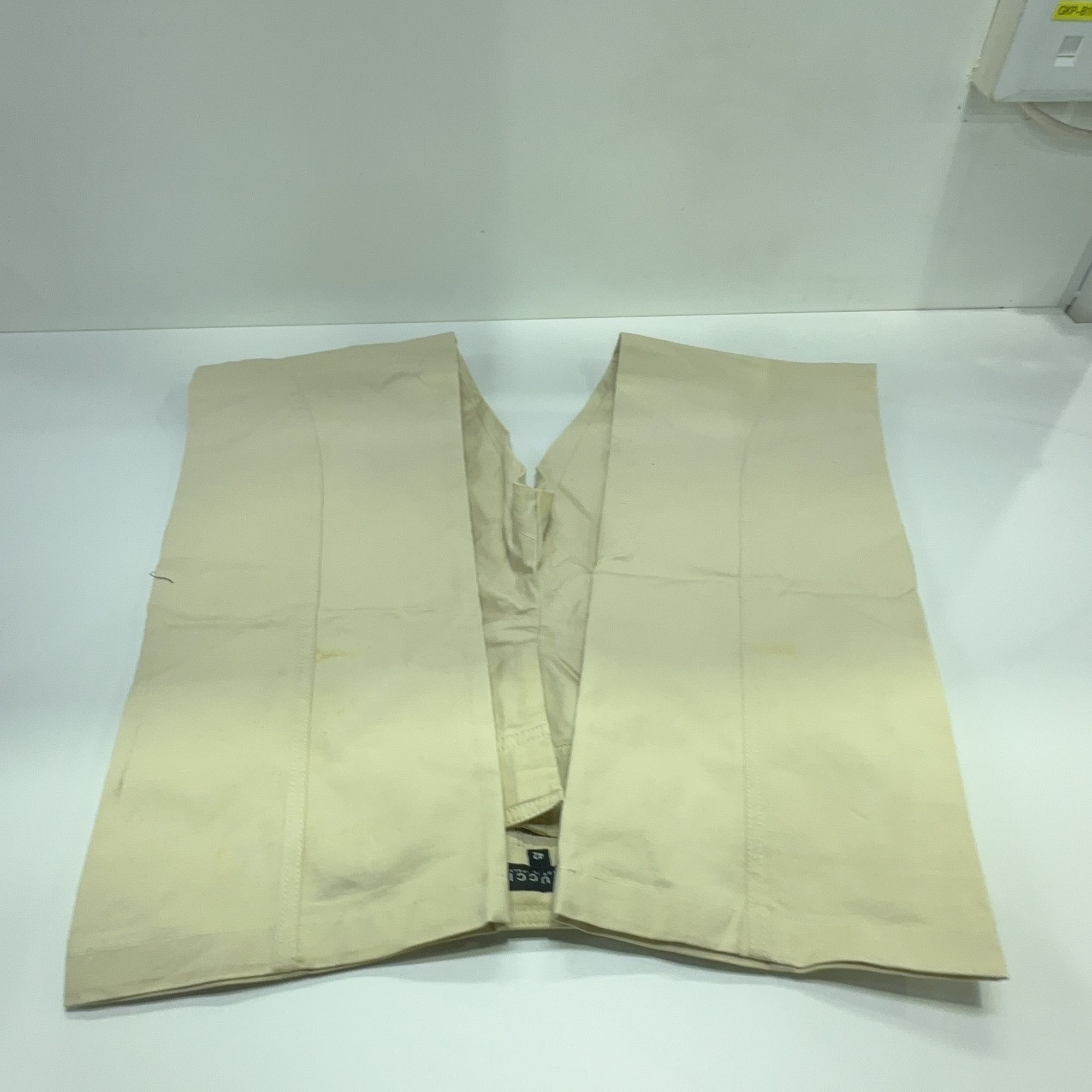 Gucci Gucci Beige Casual Pants Size 42 Size US 26 / EU 42 - 11 Thumbnail