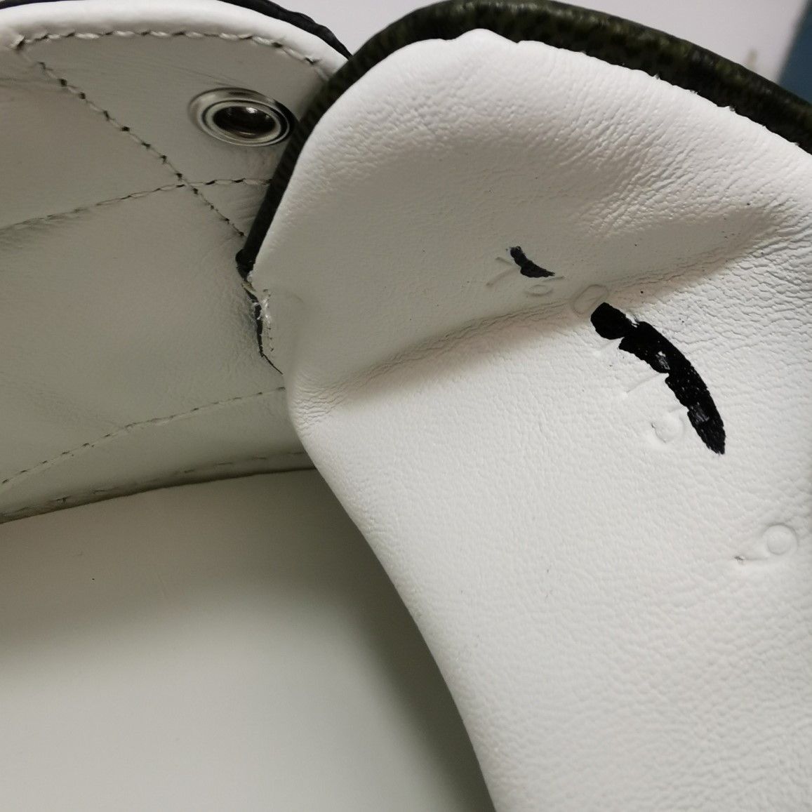 Gucci Gucci Men 10 Lowtop Sneakers Size US 10 / EU 43 - 11 Thumbnail