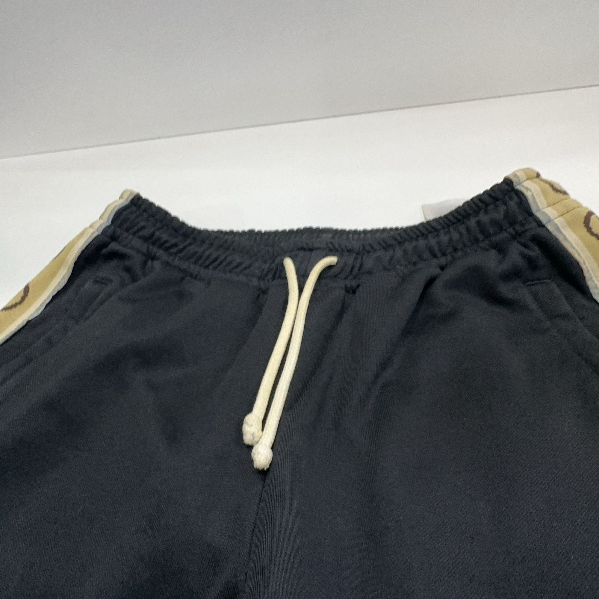 Gucci Gucci Logo Tape Drawstring Shorts Size XS Size US 28 / EU 44 - 14 Thumbnail