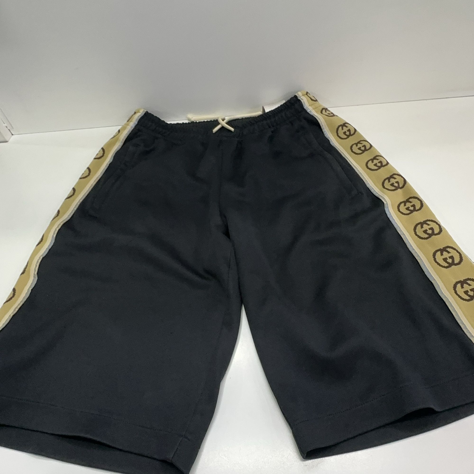 Gucci Gucci Logo Tape Drawstring Shorts Size XS Size US 28 / EU 44 - 18 Thumbnail