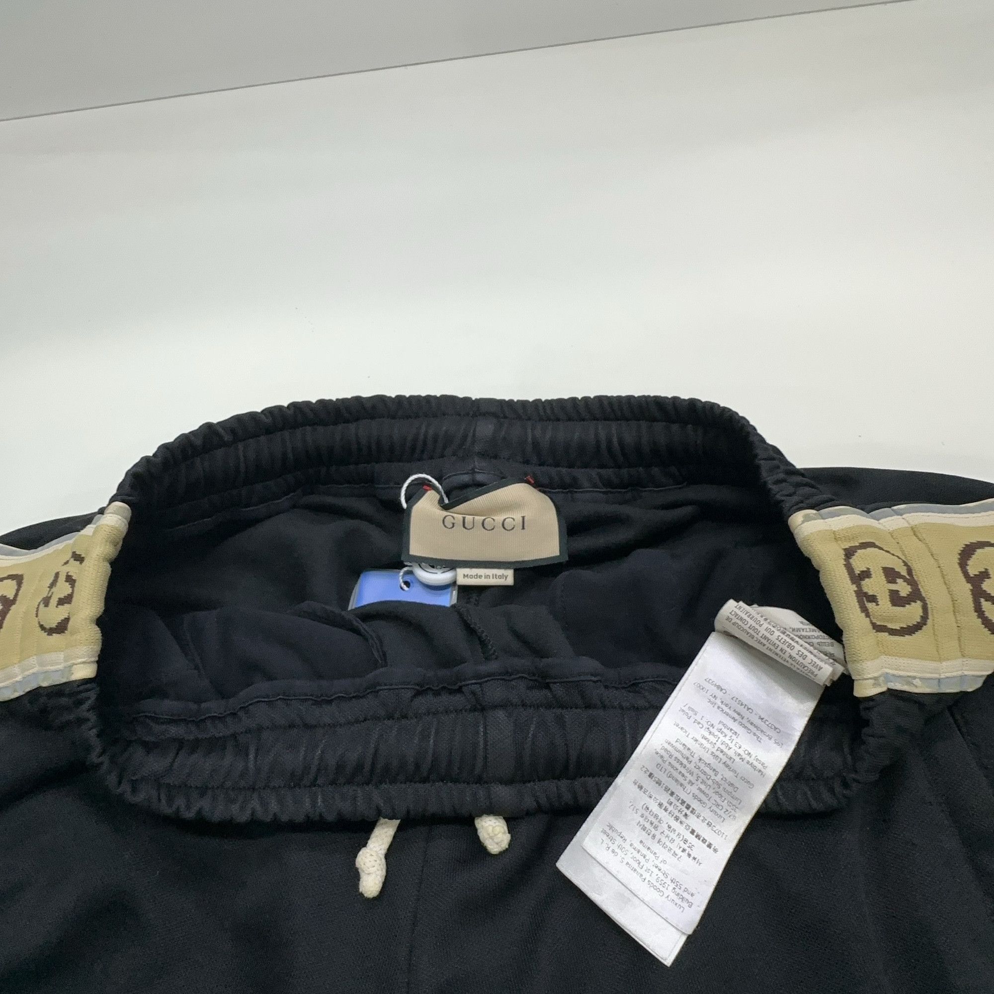 Gucci Gucci Logo Tape Drawstring Shorts Size XS Size US 28 / EU 44 - 8 Thumbnail