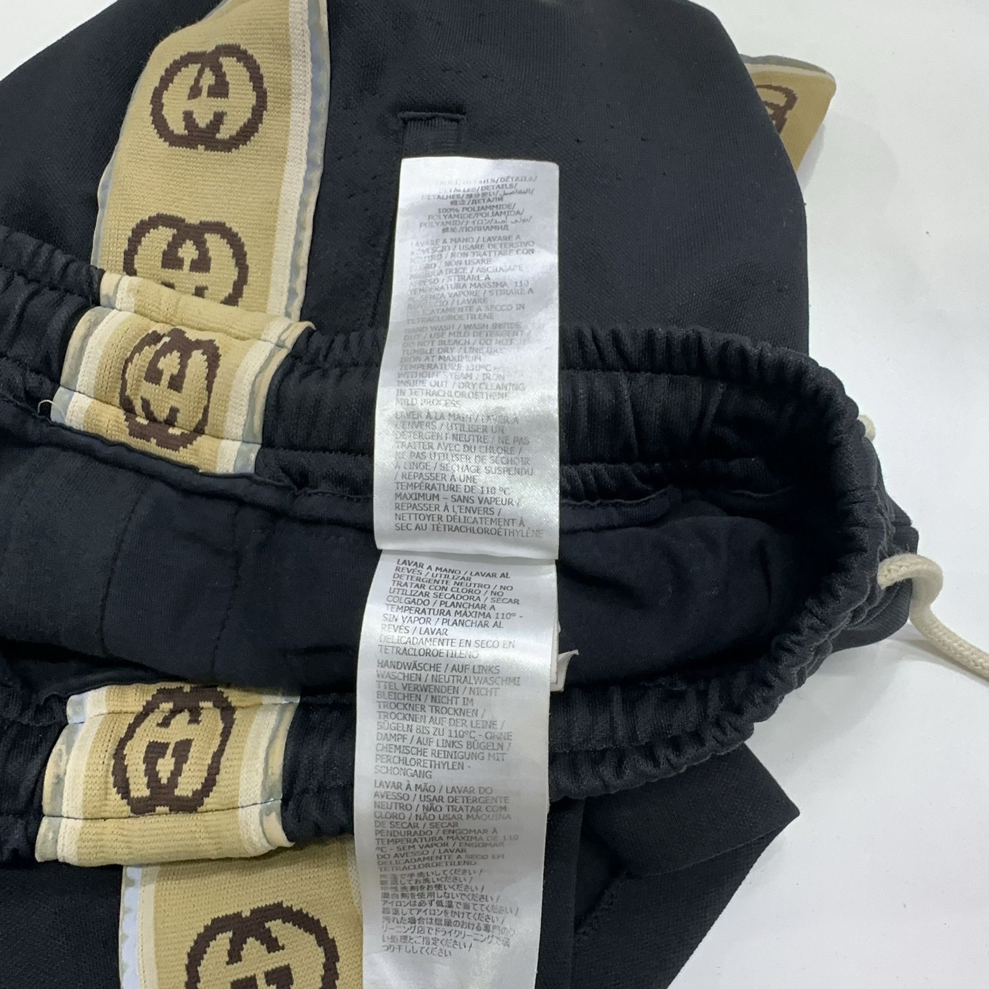 Gucci Gucci Logo Tape Drawstring Shorts Size XS Size US 28 / EU 44 - 6 Thumbnail