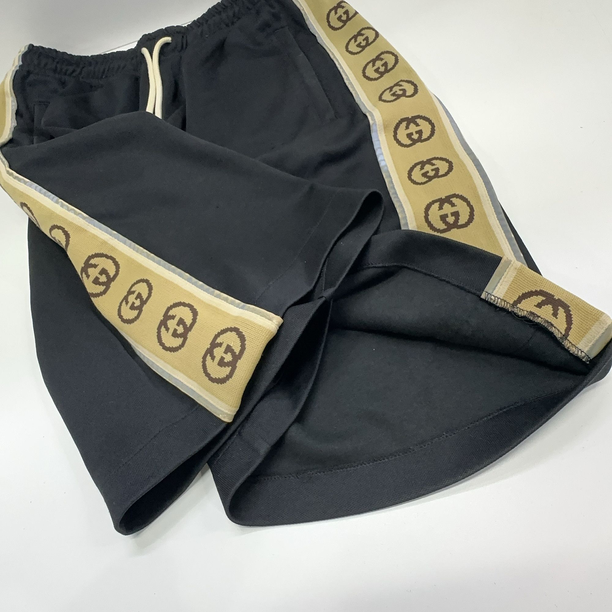 Gucci Gucci Logo Tape Drawstring Shorts Size XS Size US 28 / EU 44 - 16 Thumbnail