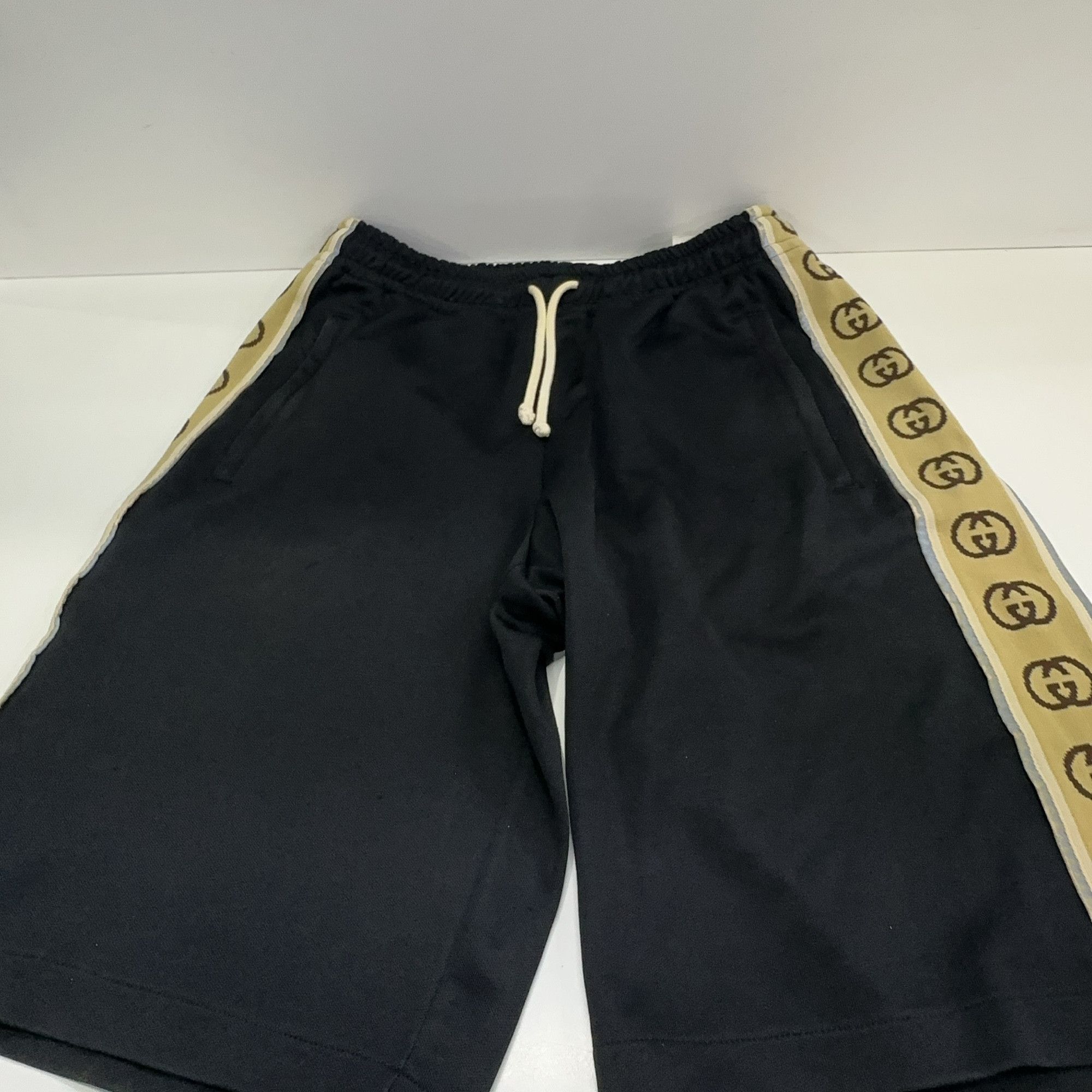 Gucci Gucci Logo Tape Drawstring Shorts Size XS Size US 28 / EU 44 - 15 Thumbnail