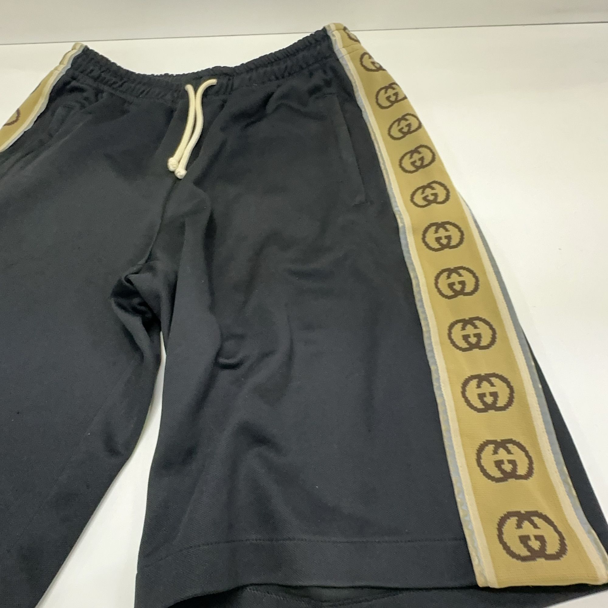 Gucci Gucci Logo Tape Drawstring Shorts Size XS Size US 28 / EU 44 - 10 Thumbnail