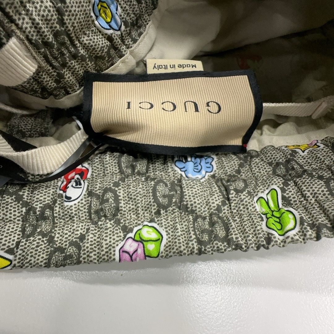 Gucci Gucci Logo Sticker Print Shorts Size 28 Size US 28 / EU 44 - 3 Thumbnail