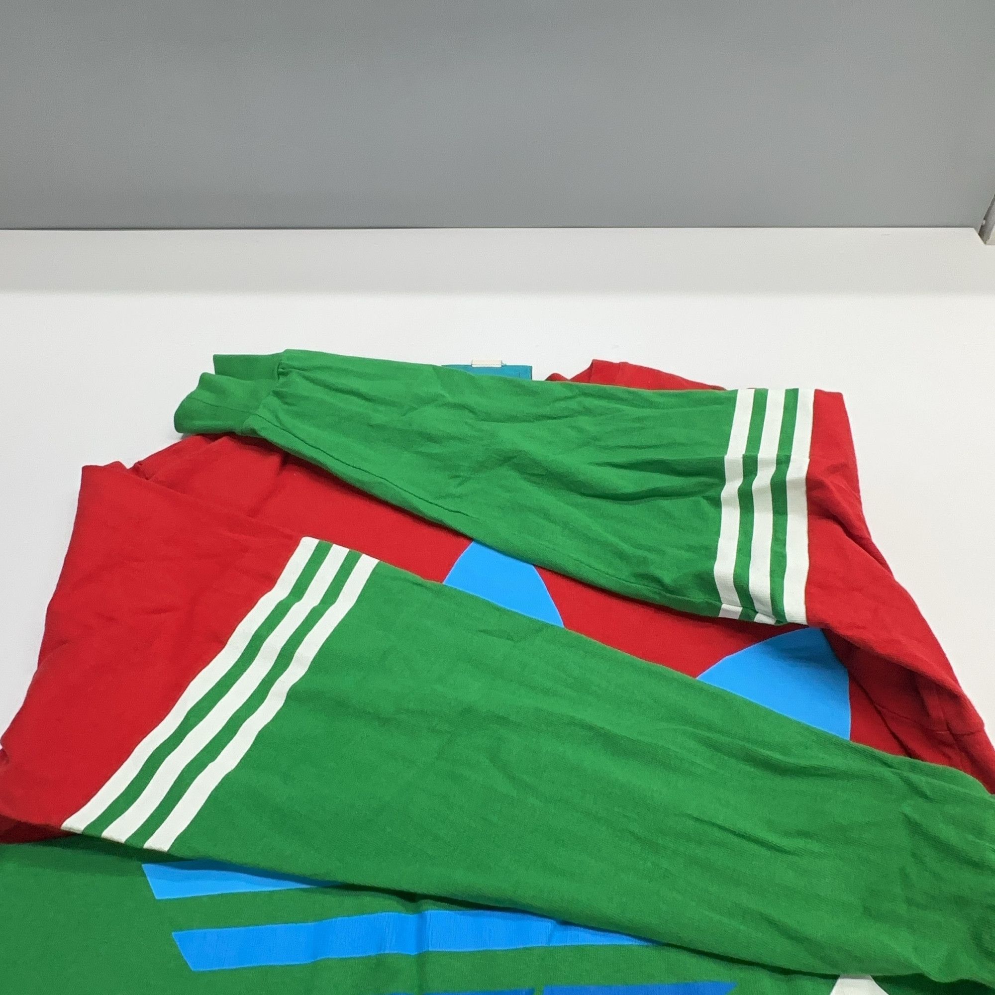 Gucci Gucci x Adidas Originals Colorblock Long Sleeve Tee Size S Size US S / EU 44-46 / 1 - 11 Thumbnail