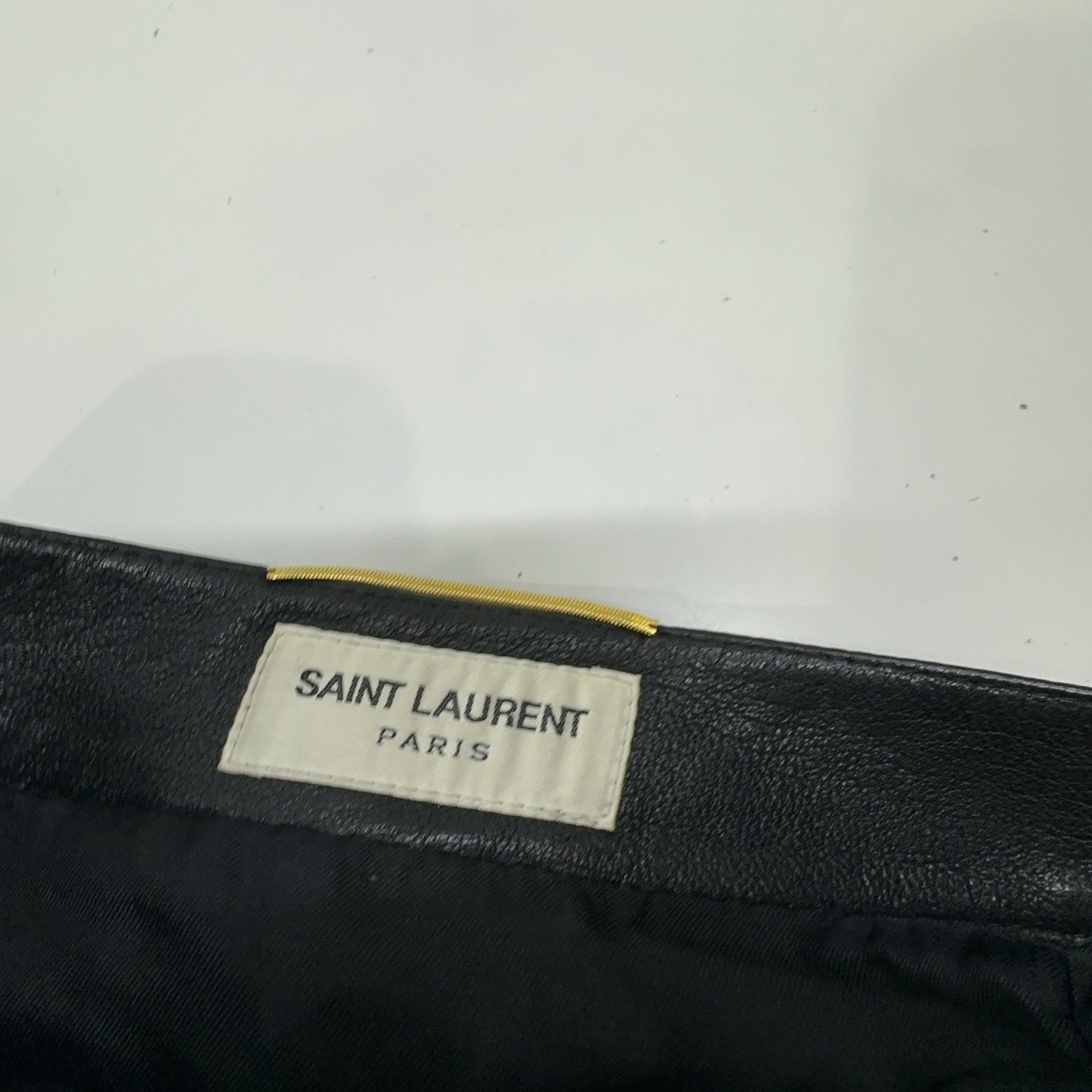 Saint Laurent Paris Saint Laurent Leather Rose Applique Mini Skirt Size 36 Size 26" / US 2 / IT 38 - 4 Thumbnail