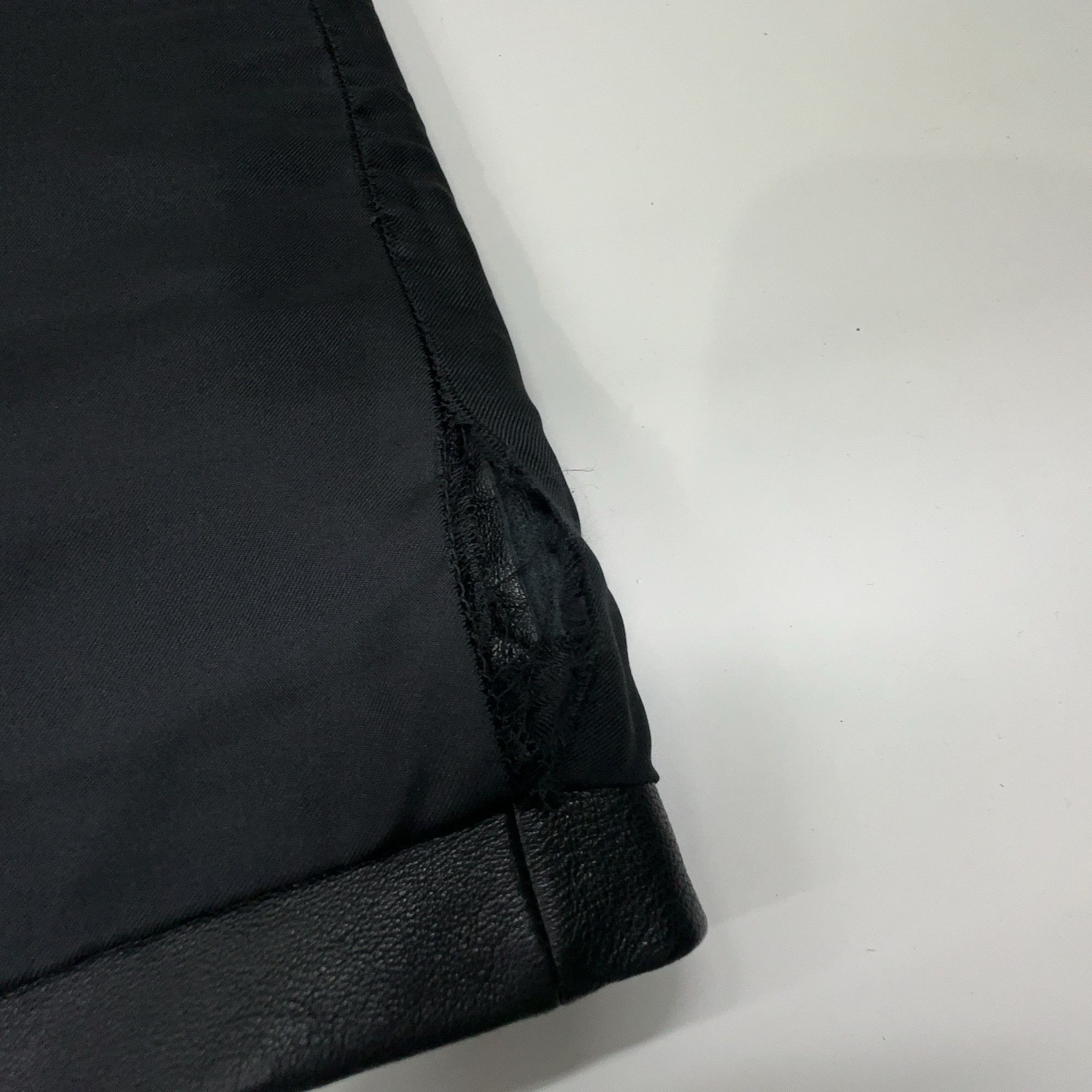 Saint Laurent Paris Saint Laurent Leather Rose Applique Mini Skirt Size 36 Size 26" / US 2 / IT 38 - 5 Thumbnail