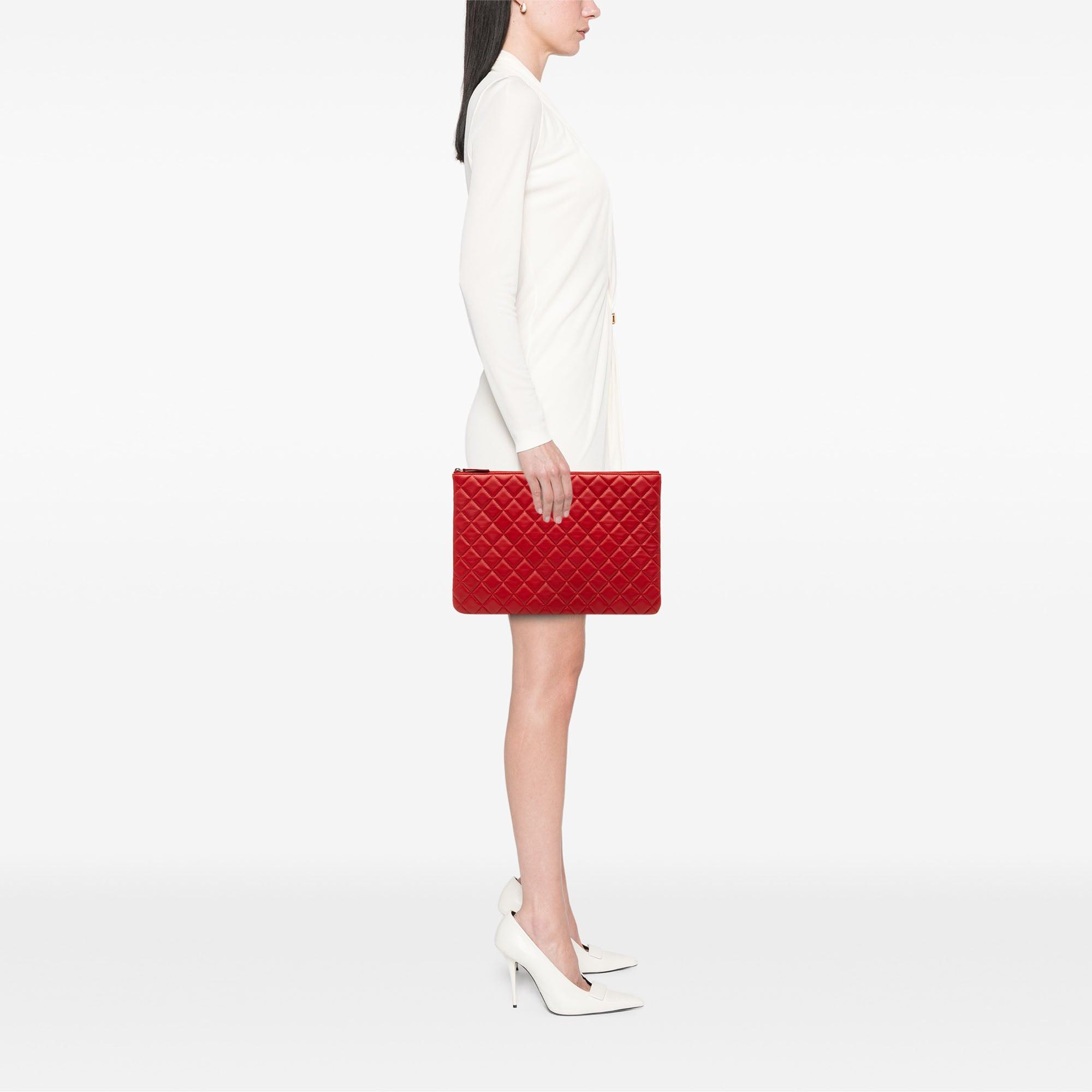 Chanel Large Quilted Lambskin O Case Clutch Size ONE SIZE - 7 Thumbnail