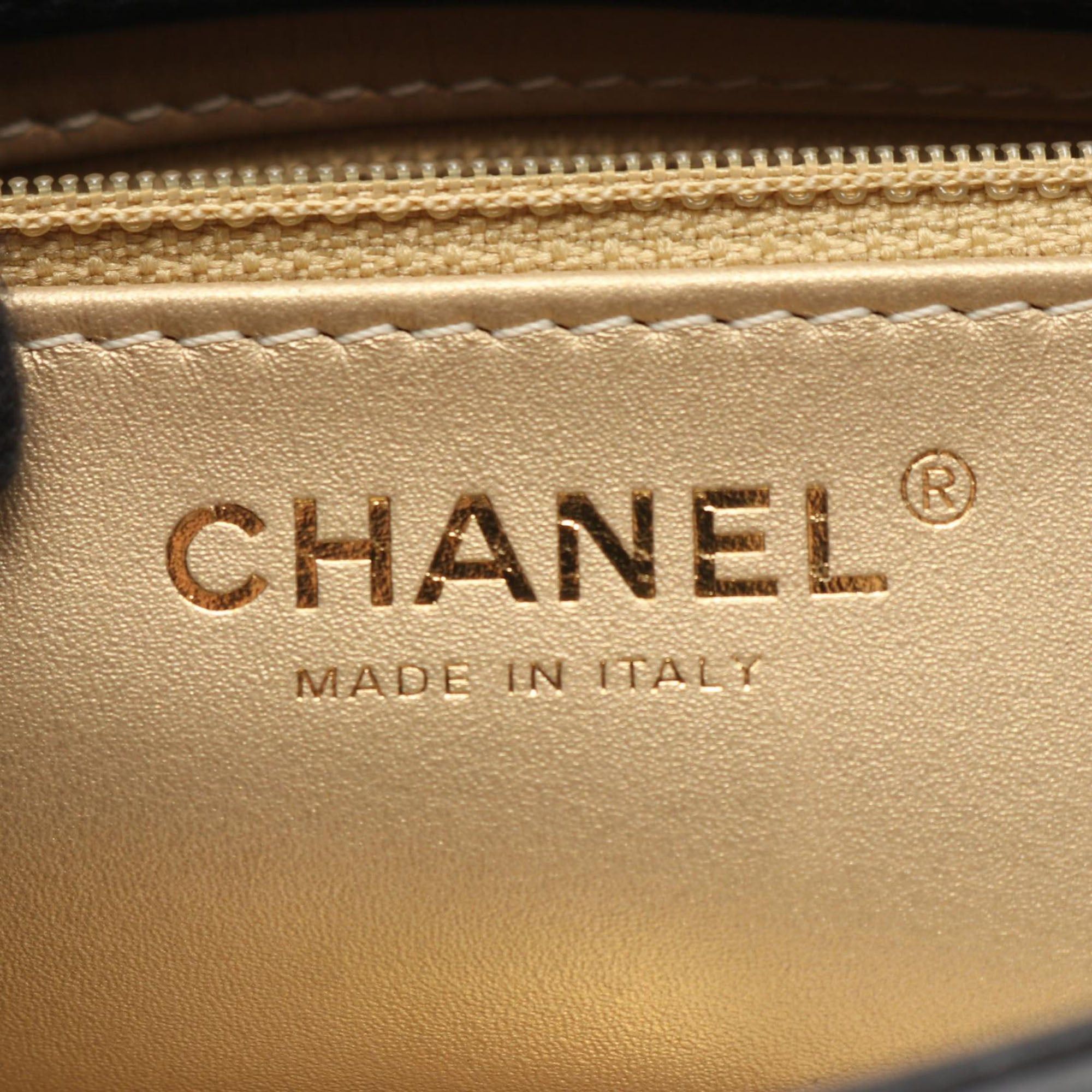 Chanel CC Quilted Lambskin Contrast Stitch Single Flap Size ONE SIZE - 5 Thumbnail
