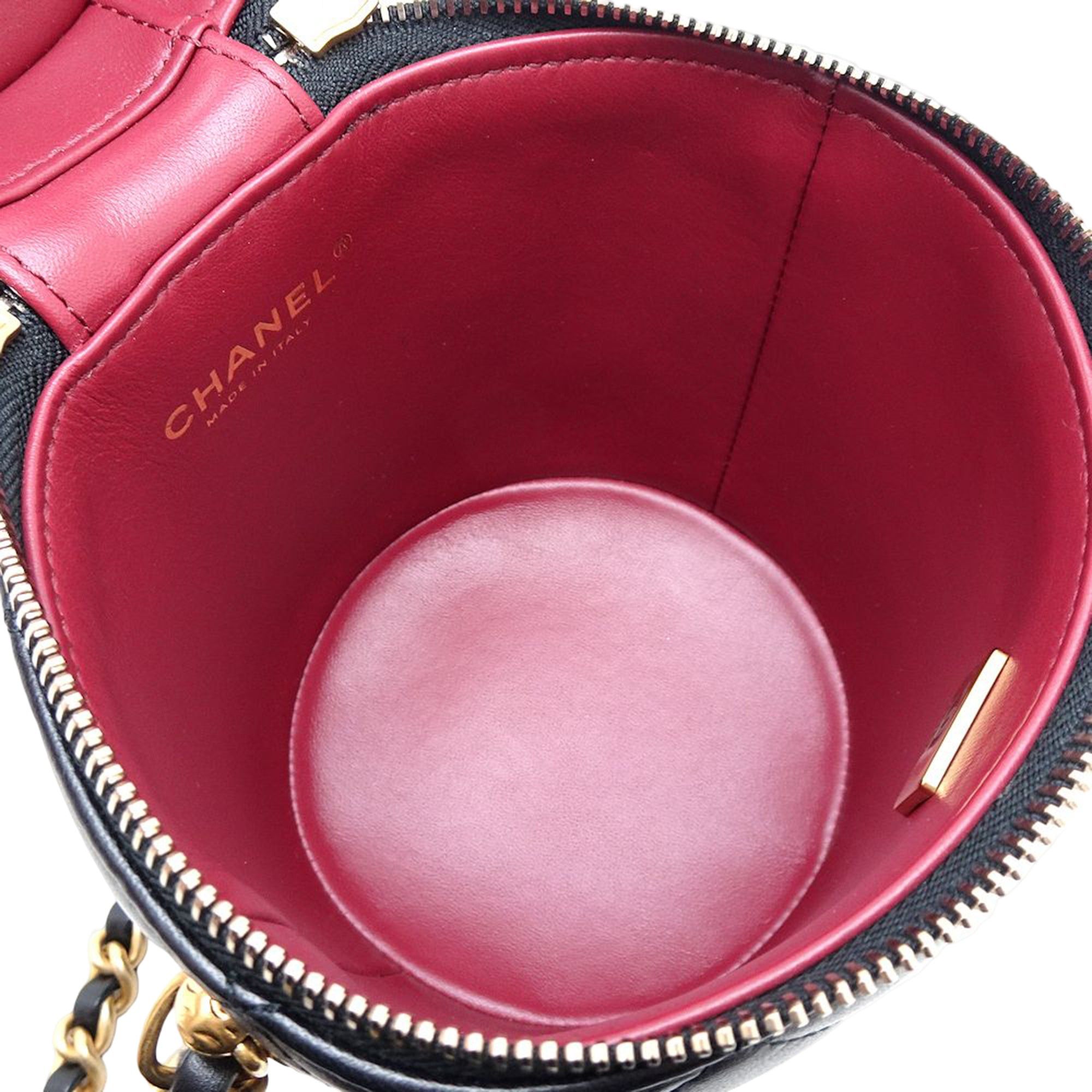Chanel Small Quilted Lambskin Side Note Vanity Case Size ONE SIZE - 4 Thumbnail