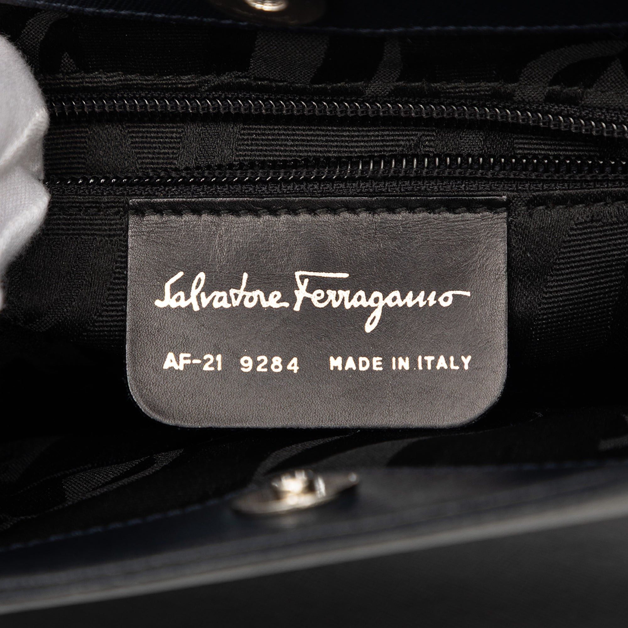 Salvatore Ferragamo Leather Shoulder Bag Size ONE SIZE - 5 Thumbnail