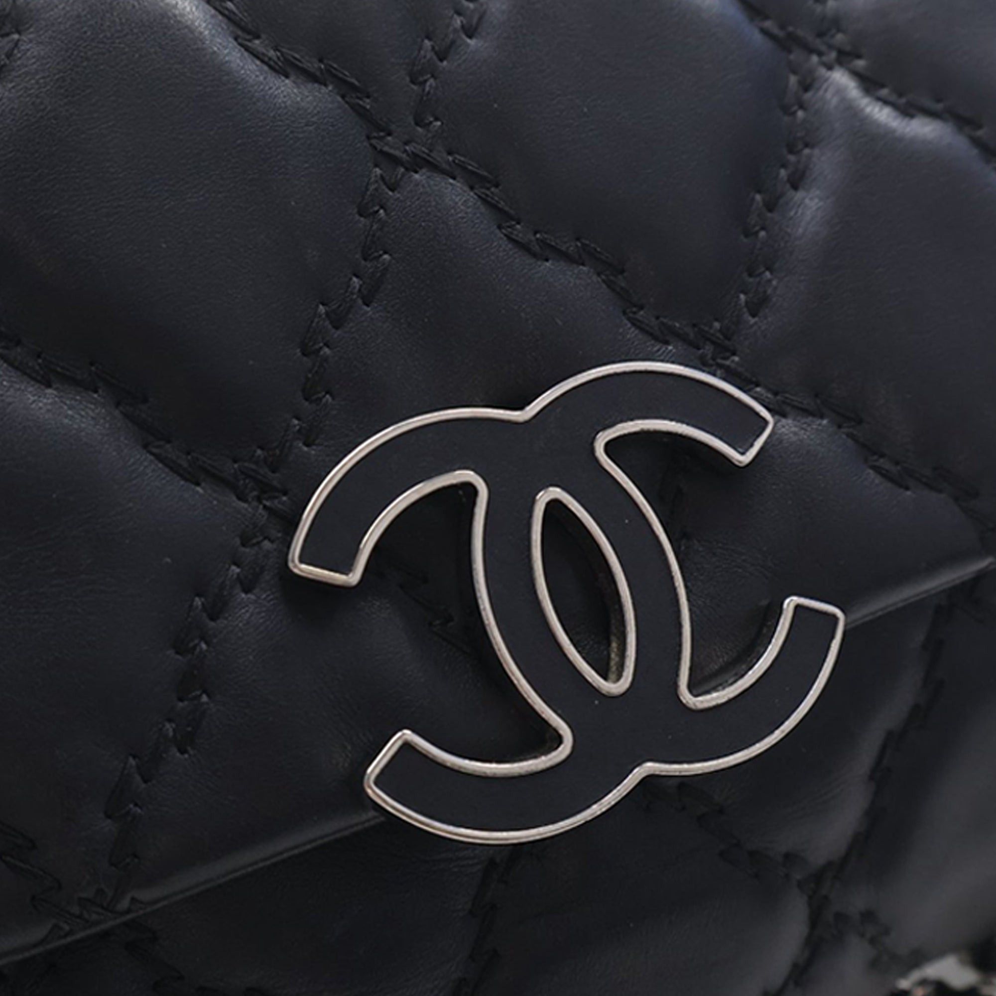 Chanel Mini Lambskin Double Stitch Hamptons Flap Size ONE SIZE - 8 Thumbnail